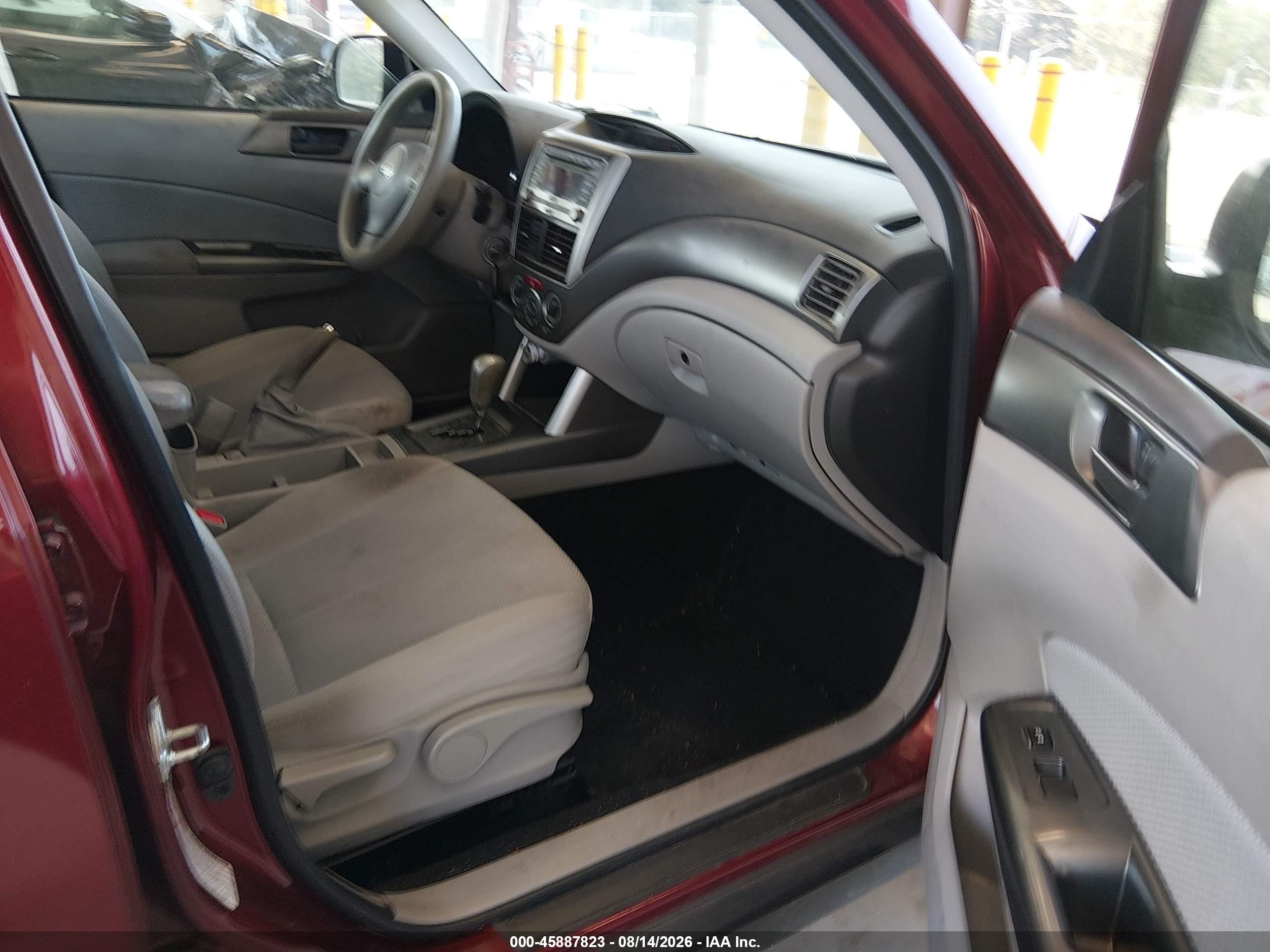 2012 Subaru Forester 2.5x Burgundy vin: JF2SHABC6CH404295