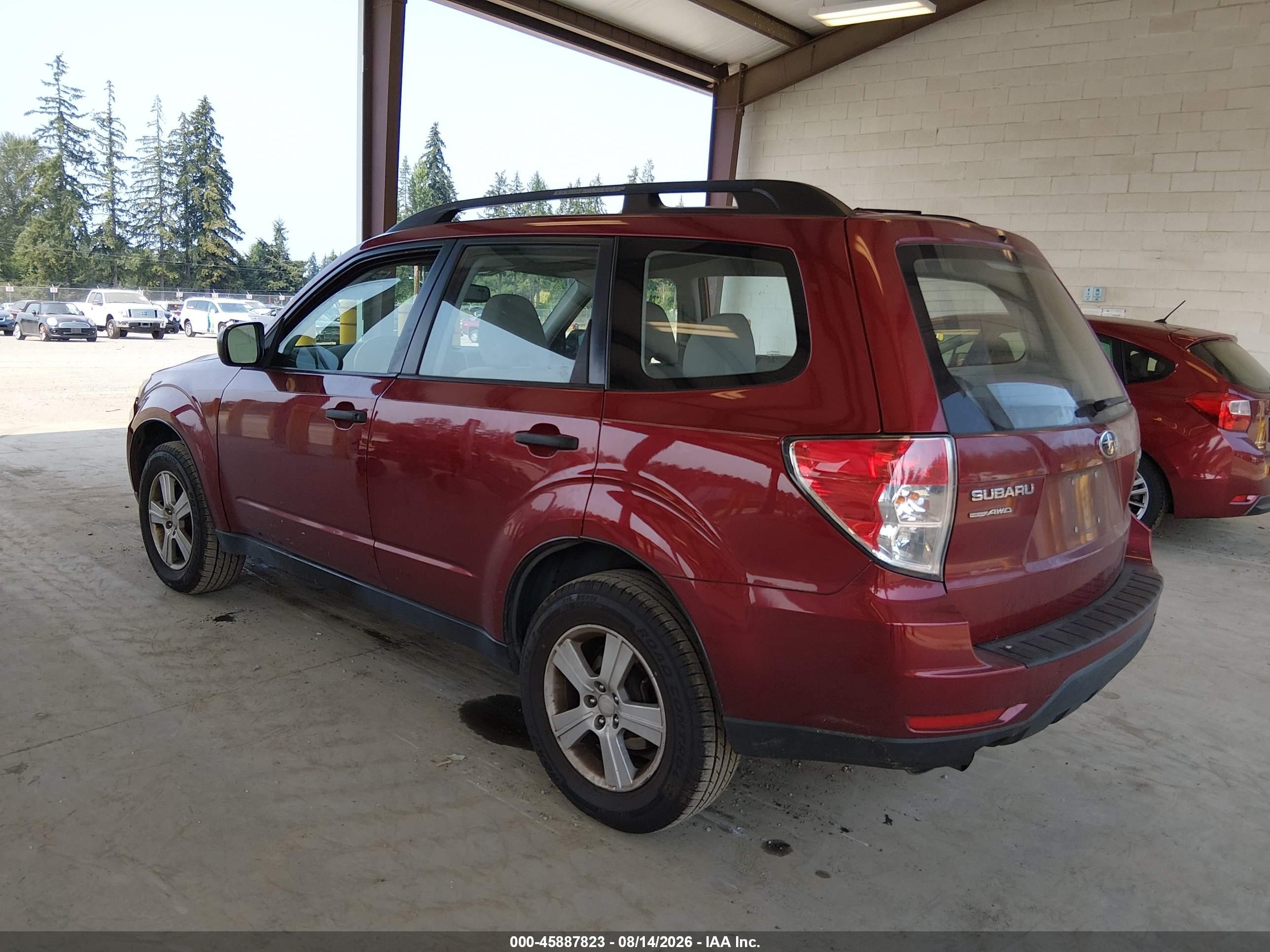 2012 Subaru Forester 2.5x Burgundy vin: JF2SHABC6CH404295