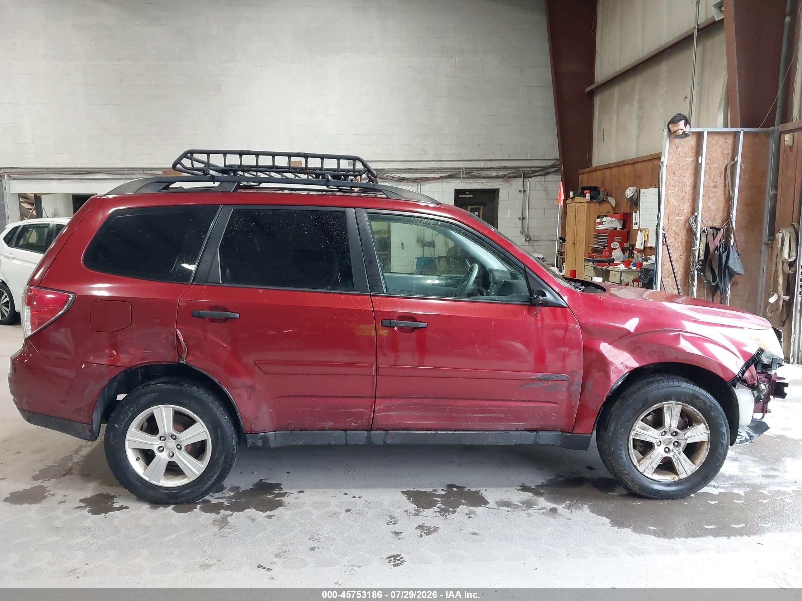 2012 Subaru Forester 2.5x Red vin: JF2SHABC6CH410016