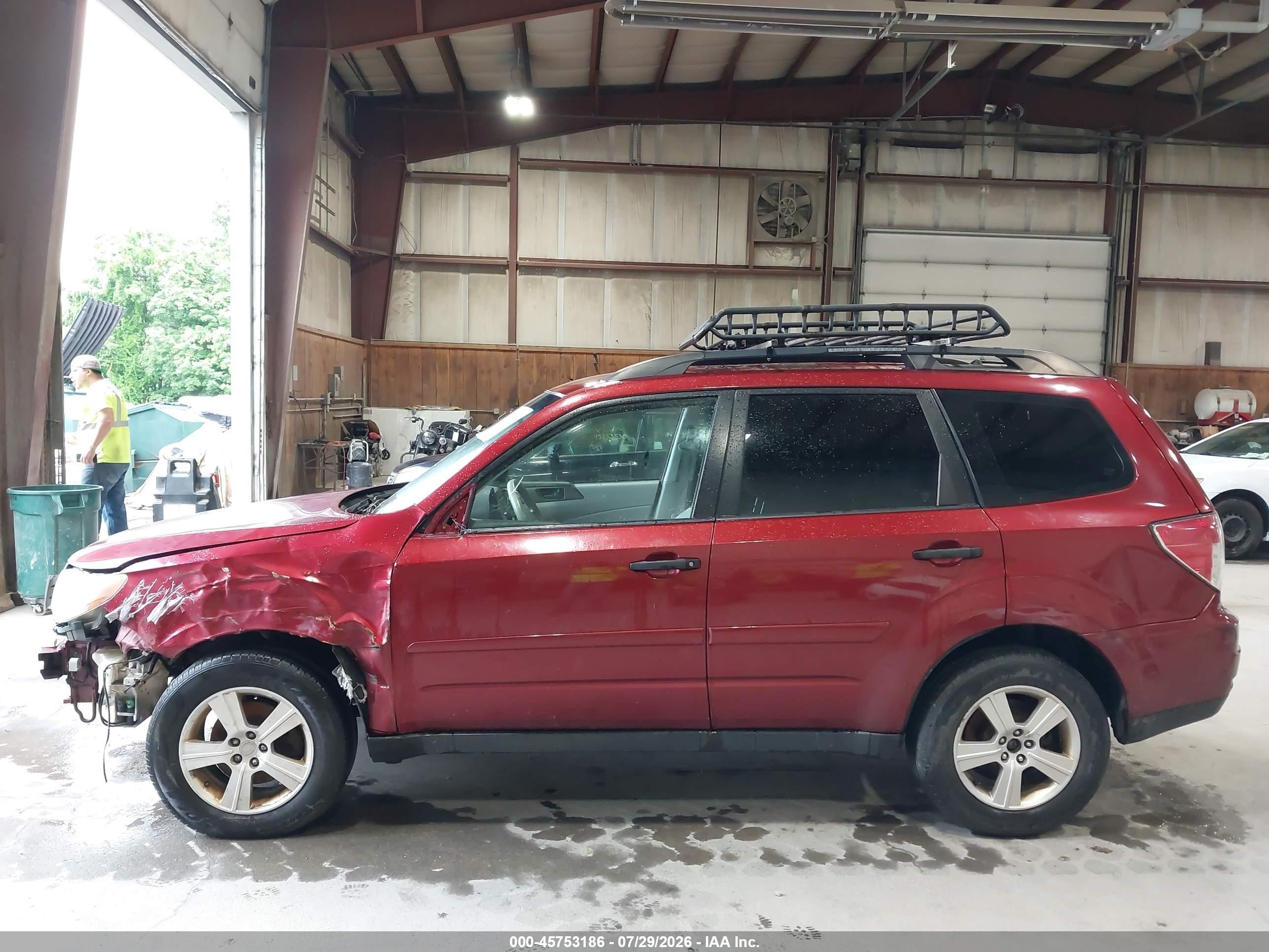 2012 Subaru Forester 2.5x Red vin: JF2SHABC6CH410016
