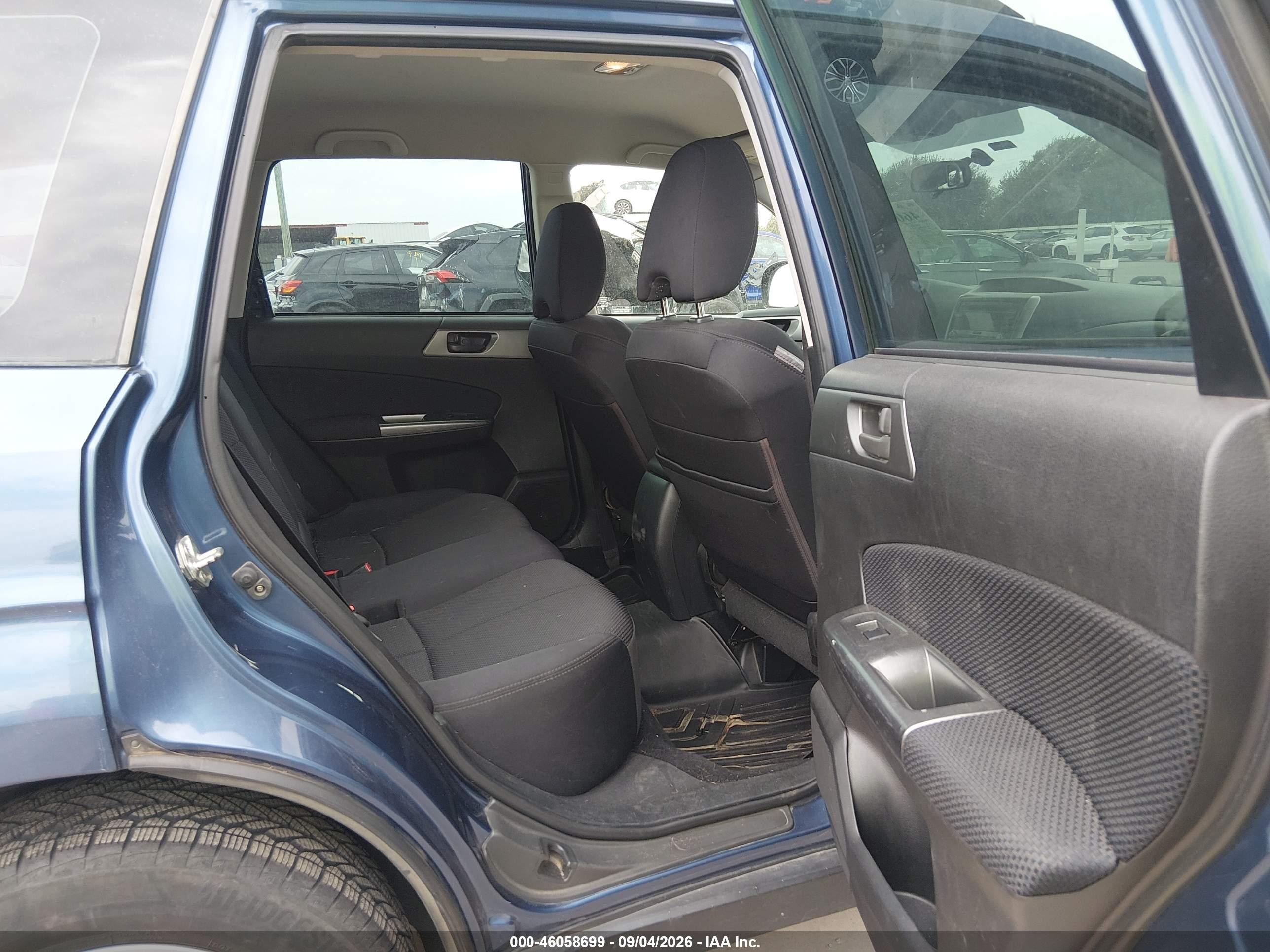 2012 Subaru Forester 2.5x Blue vin: JF2SHABC6CH414664