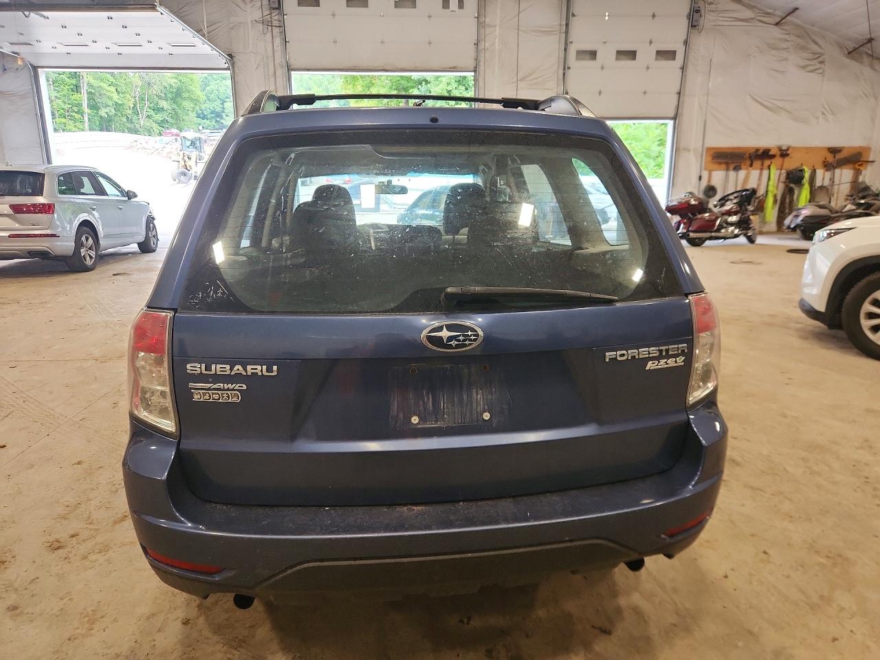 2012 Subaru Forester 2.5x Blue vin: JF2SHABC6CH436888