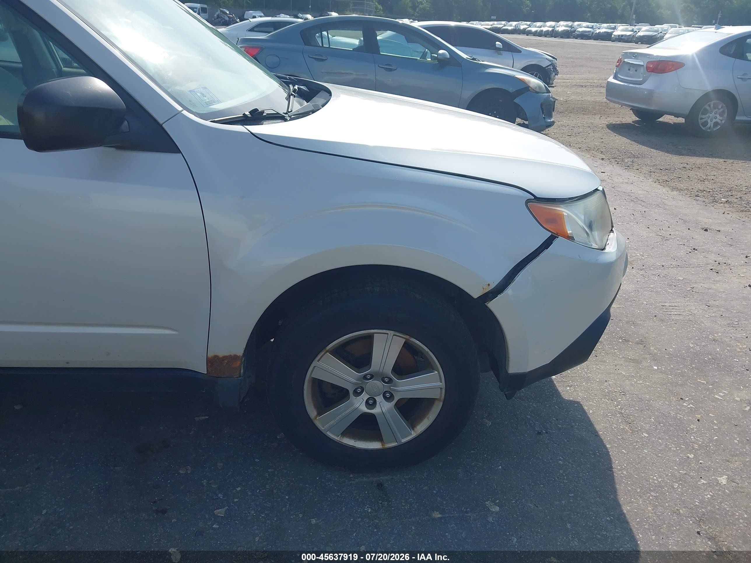 2013 Subaru Forester 2.5x White vin: JF2SHABC6DG406216