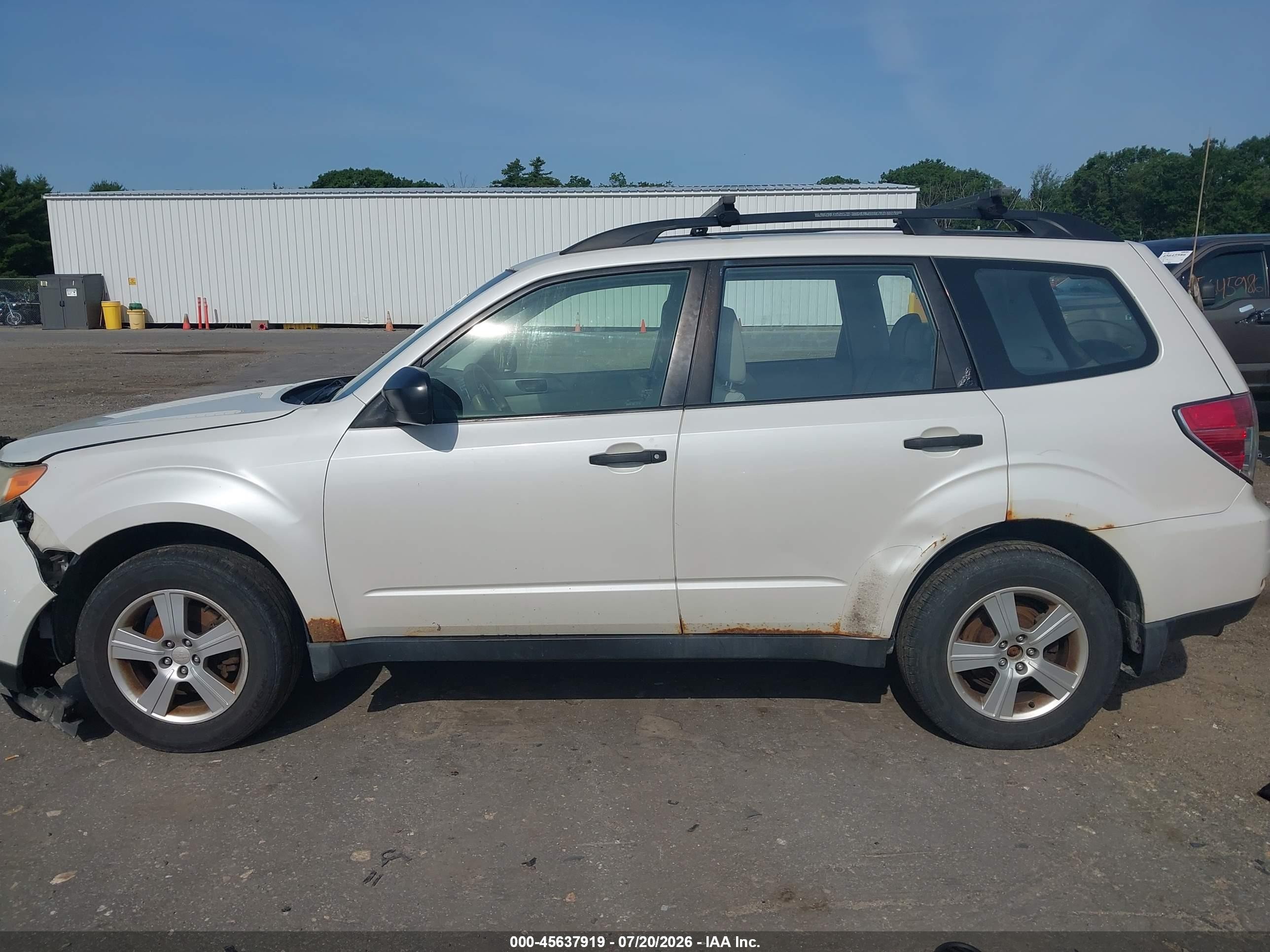 2013 Subaru Forester 2.5x White vin: JF2SHABC6DG406216