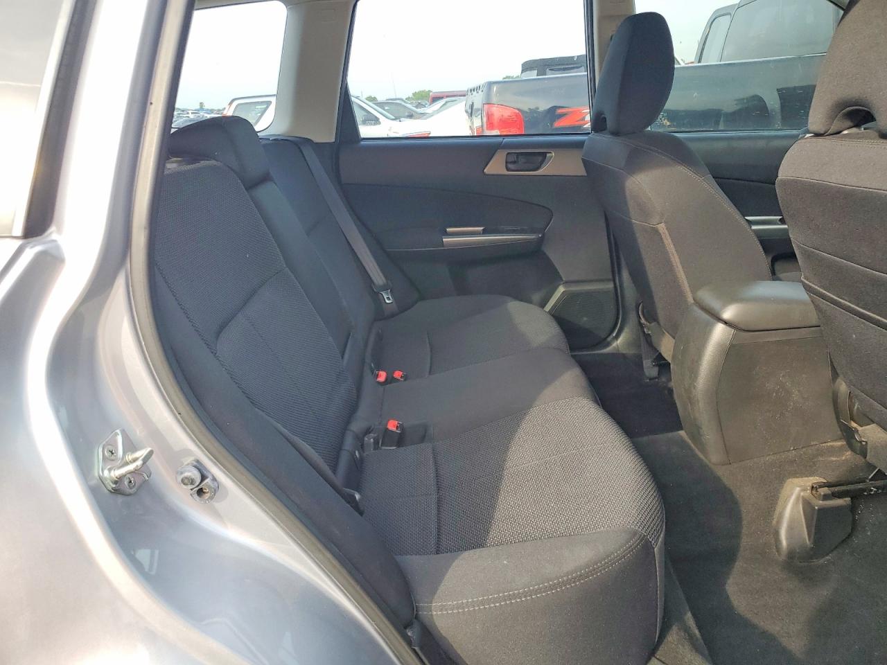 2013 Subaru Forester 2.5x Silver vin: JF2SHABC6DH409188