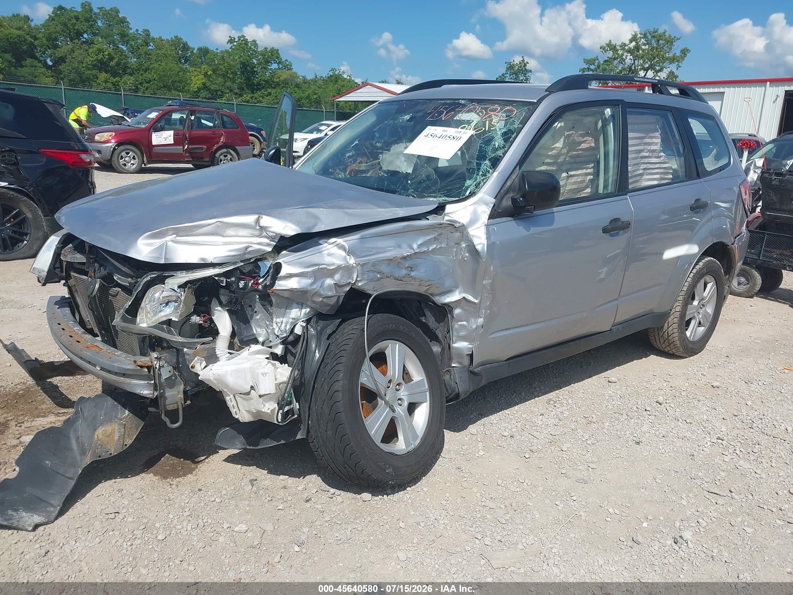 2013 Subaru Forester 2.5x Silver vin: JF2SHABC6DH428615