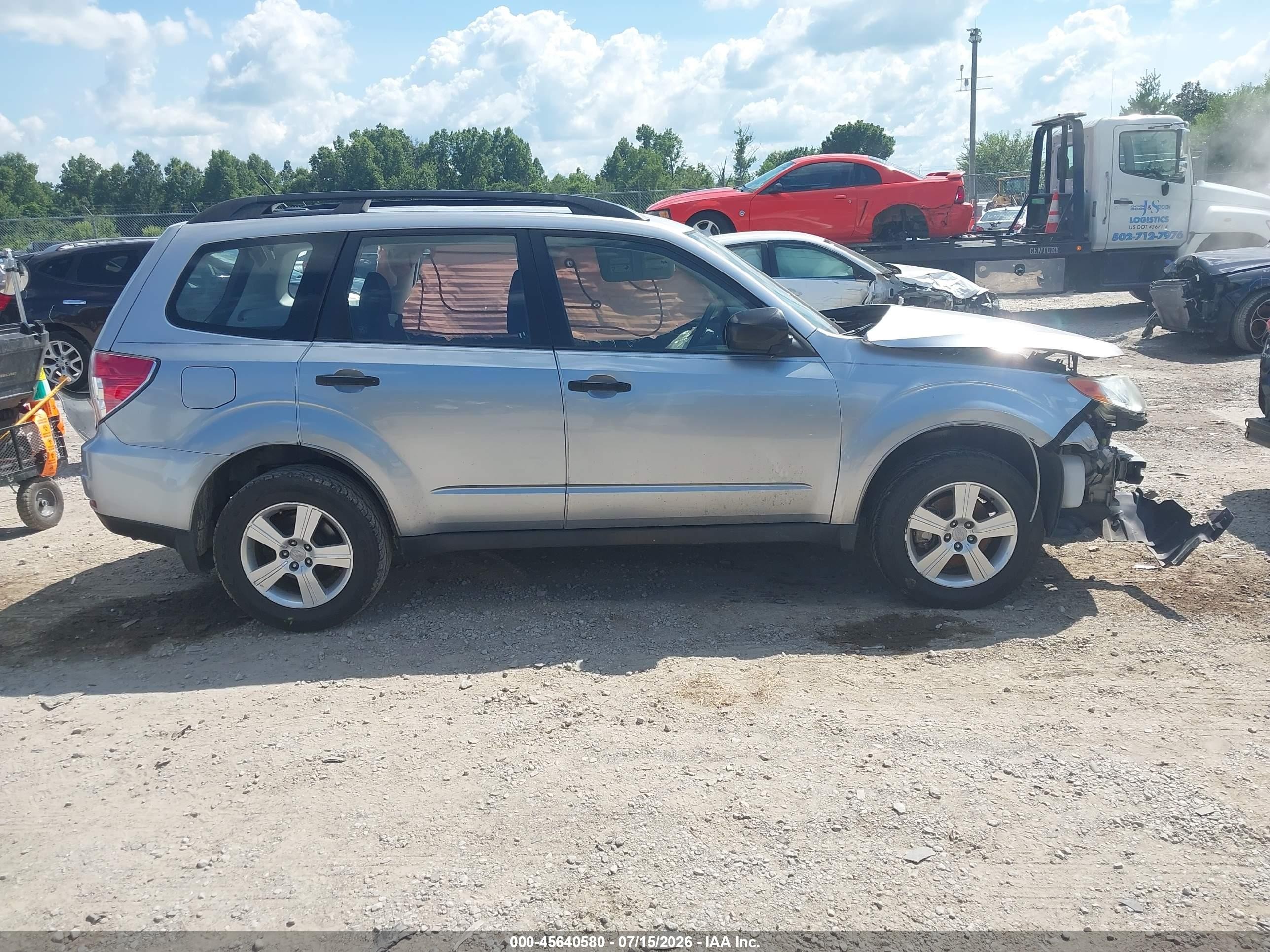 2013 Subaru Forester 2.5x Silver vin: JF2SHABC6DH428615