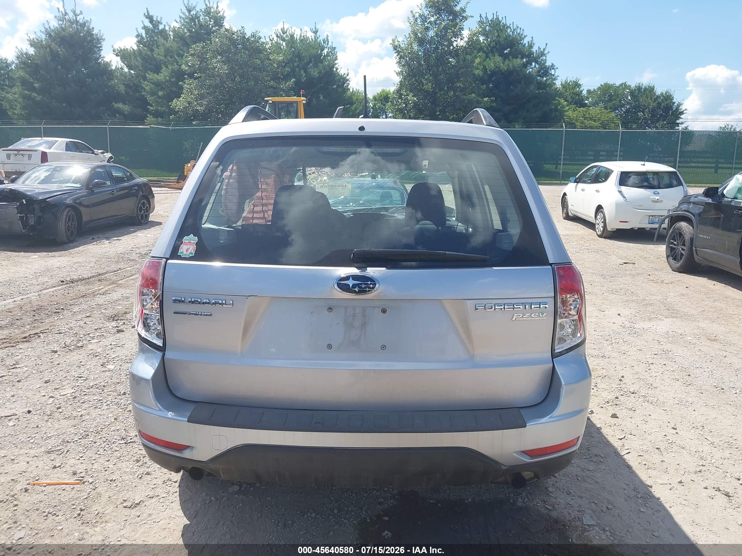 2013 Subaru Forester 2.5x Silver vin: JF2SHABC6DH428615