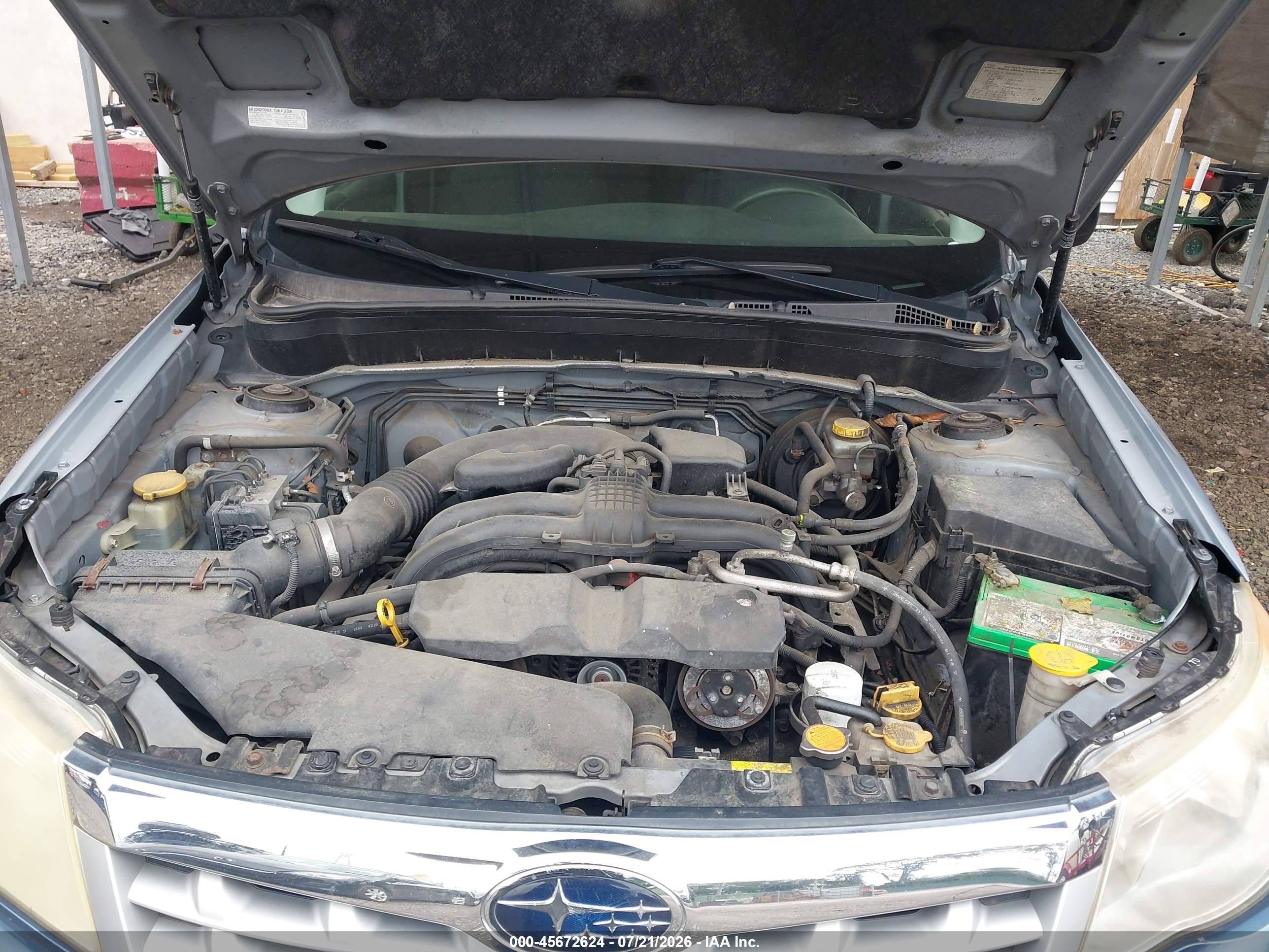 2013 Subaru Forester 2.5x Silver vin: JF2SHABC6DH435743