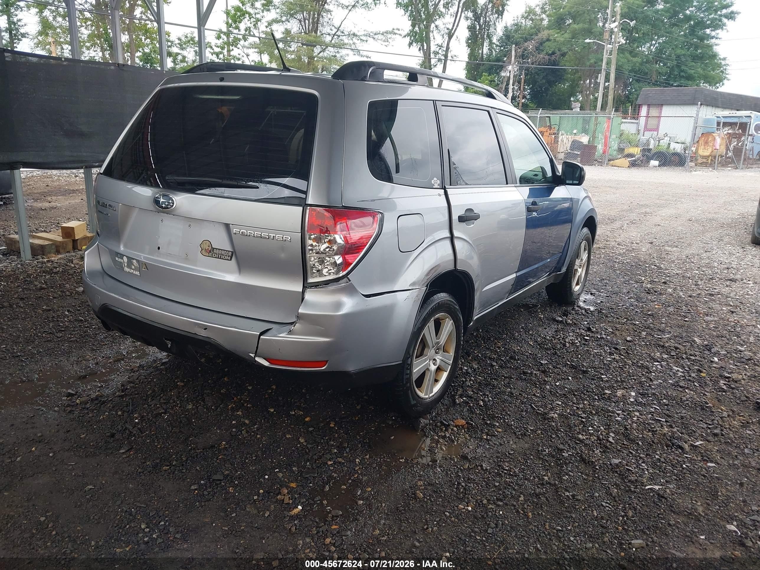 2013 Subaru Forester 2.5x Silver vin: JF2SHABC6DH435743
