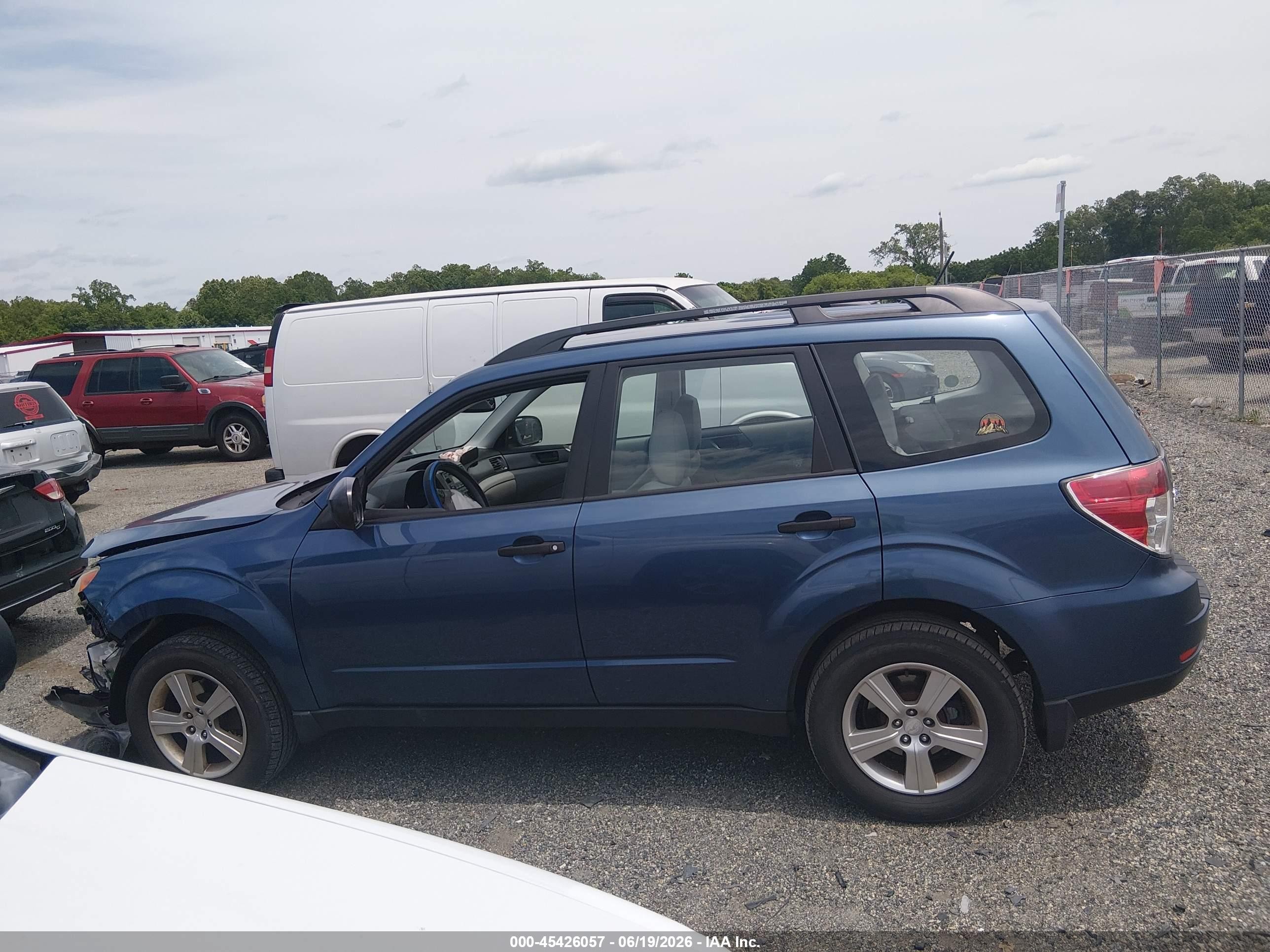 2013 Subaru Forester 2.5x Синий vin: JF2SHABC6DH438464