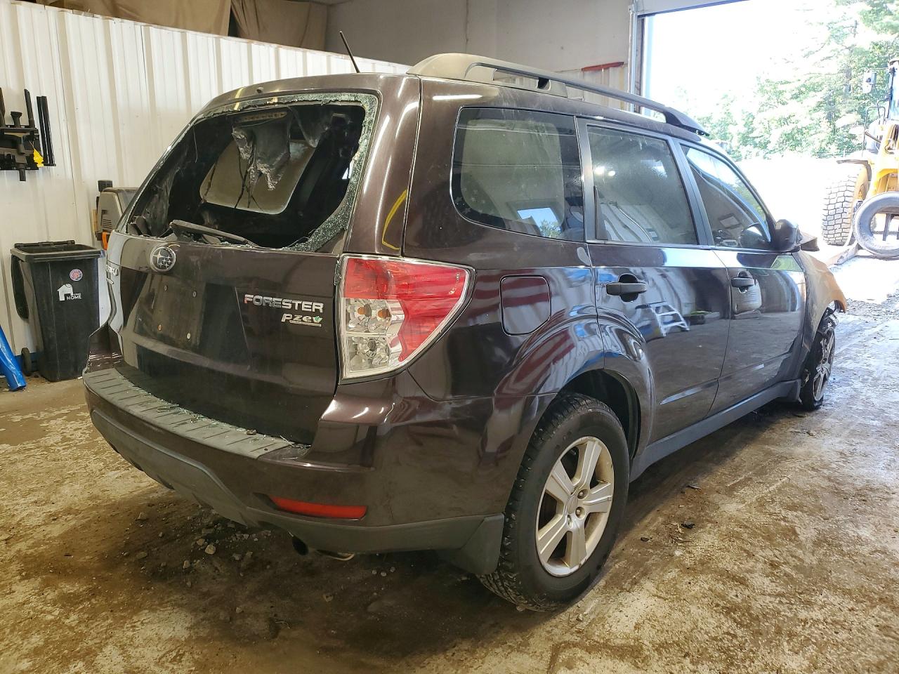 2013 Subaru Forester 2.5x Коричневый vin: JF2SHABC6DH443647