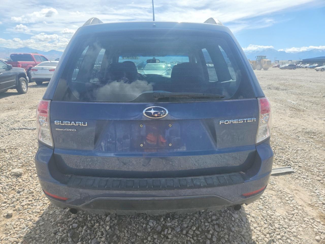 2011 Subaru Forester 2.5x Blue vin: JF2SHABC7BH737541