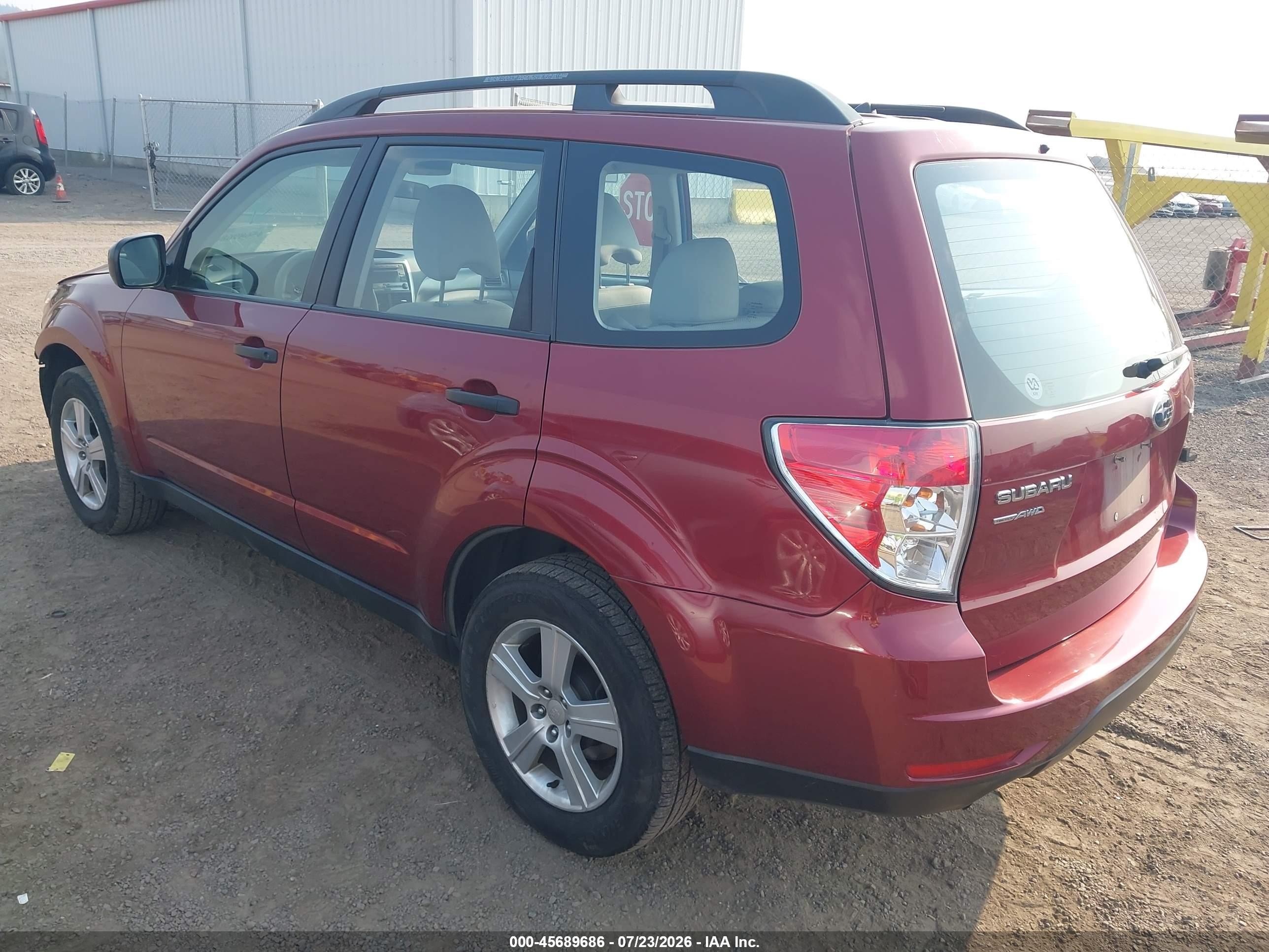 2011 Subaru Forester 2.5x Burgundy vin: JF2SHABC7BH767347