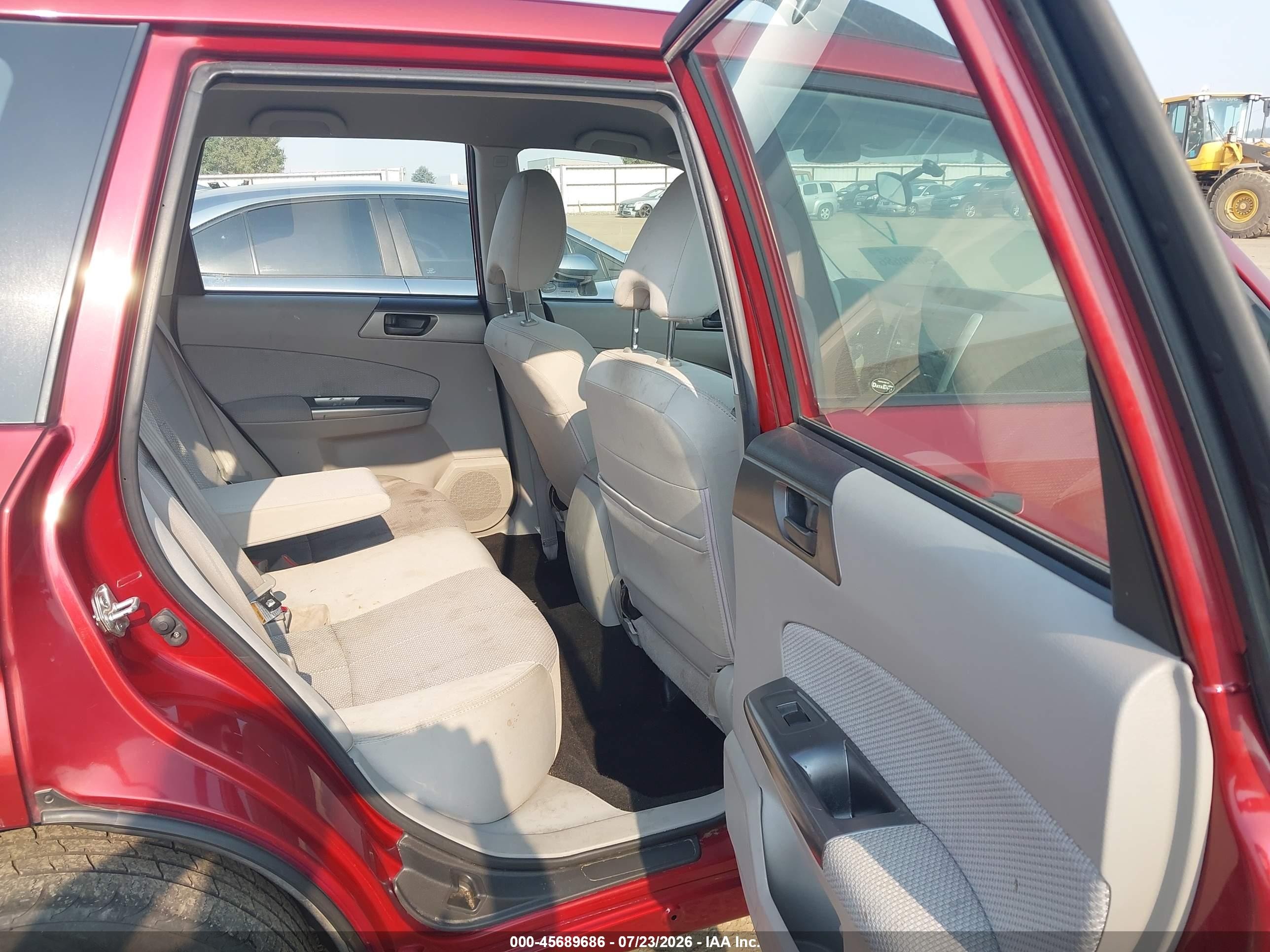 2011 Subaru Forester 2.5x Burgundy vin: JF2SHABC7BH767347
