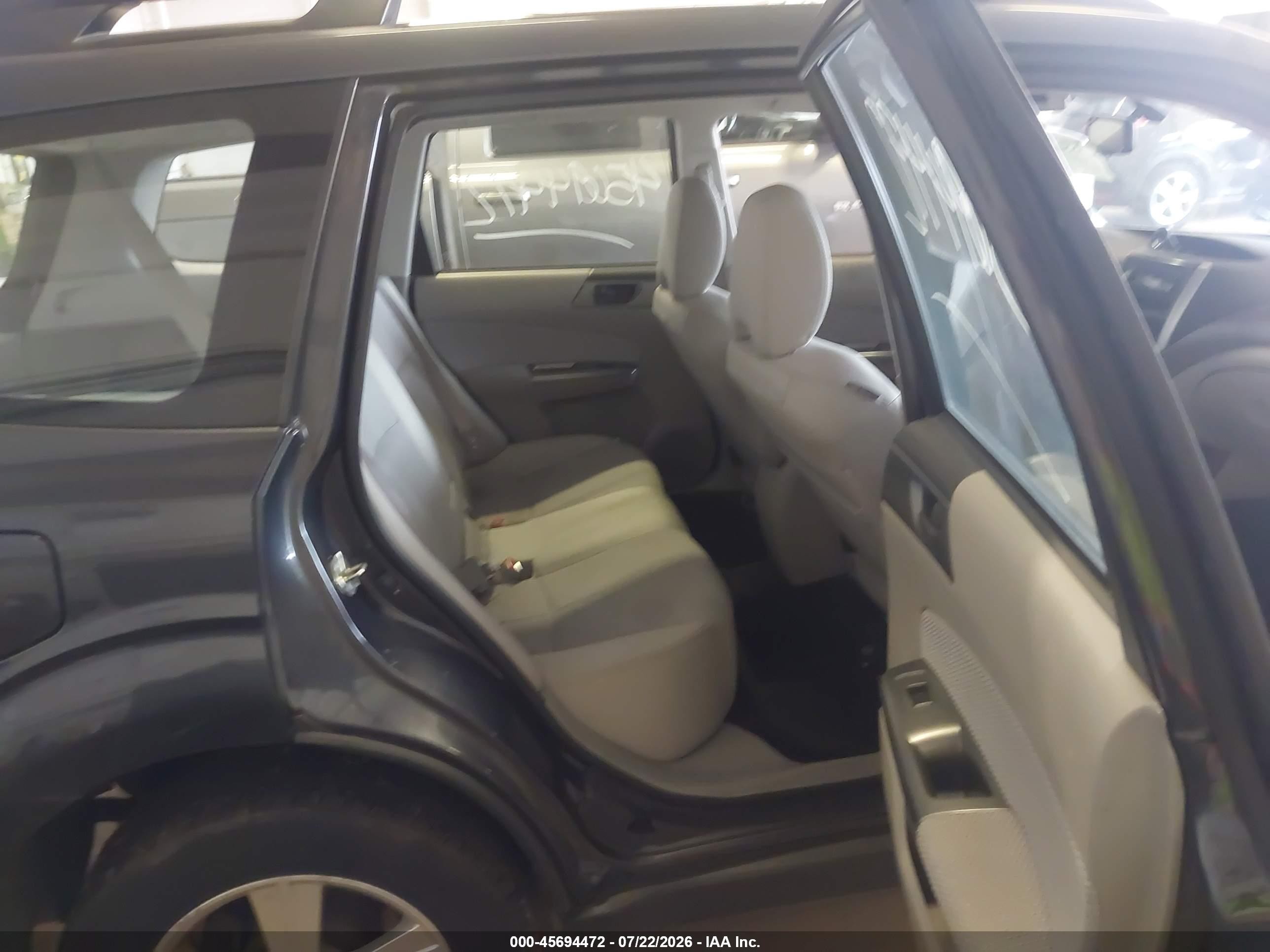 2012 Subaru Forester 2.5x Gray vin: JF2SHABC7CH468331