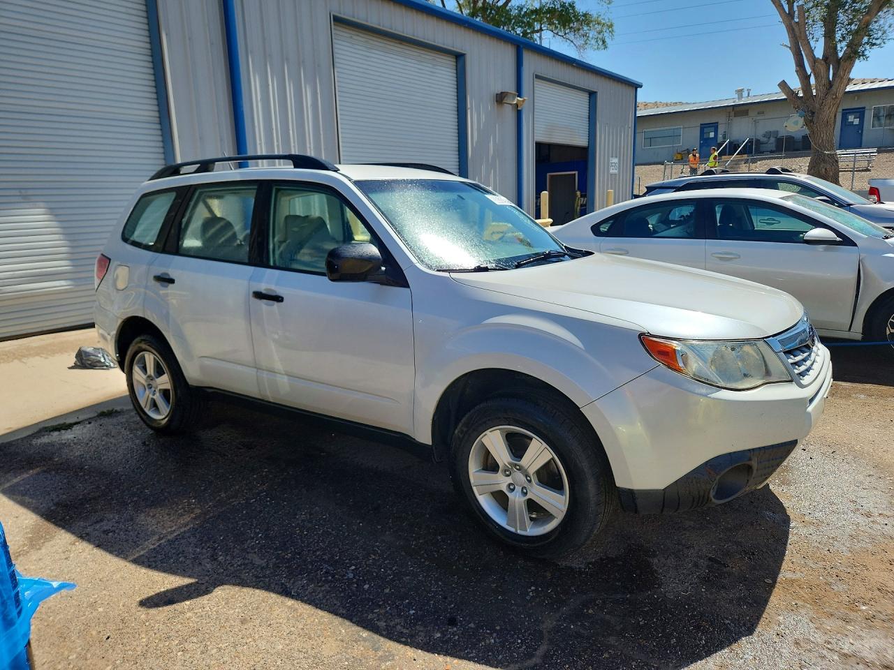 2013 Subaru Forester 2.5x Белый vin: JF2SHABC7DH403643