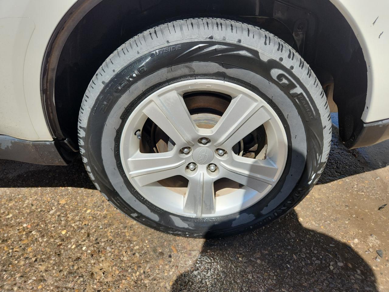 2013 Subaru Forester 2.5x Белый vin: JF2SHABC7DH403643 Damage: Left Rear Tire, Worn, Replacement Required