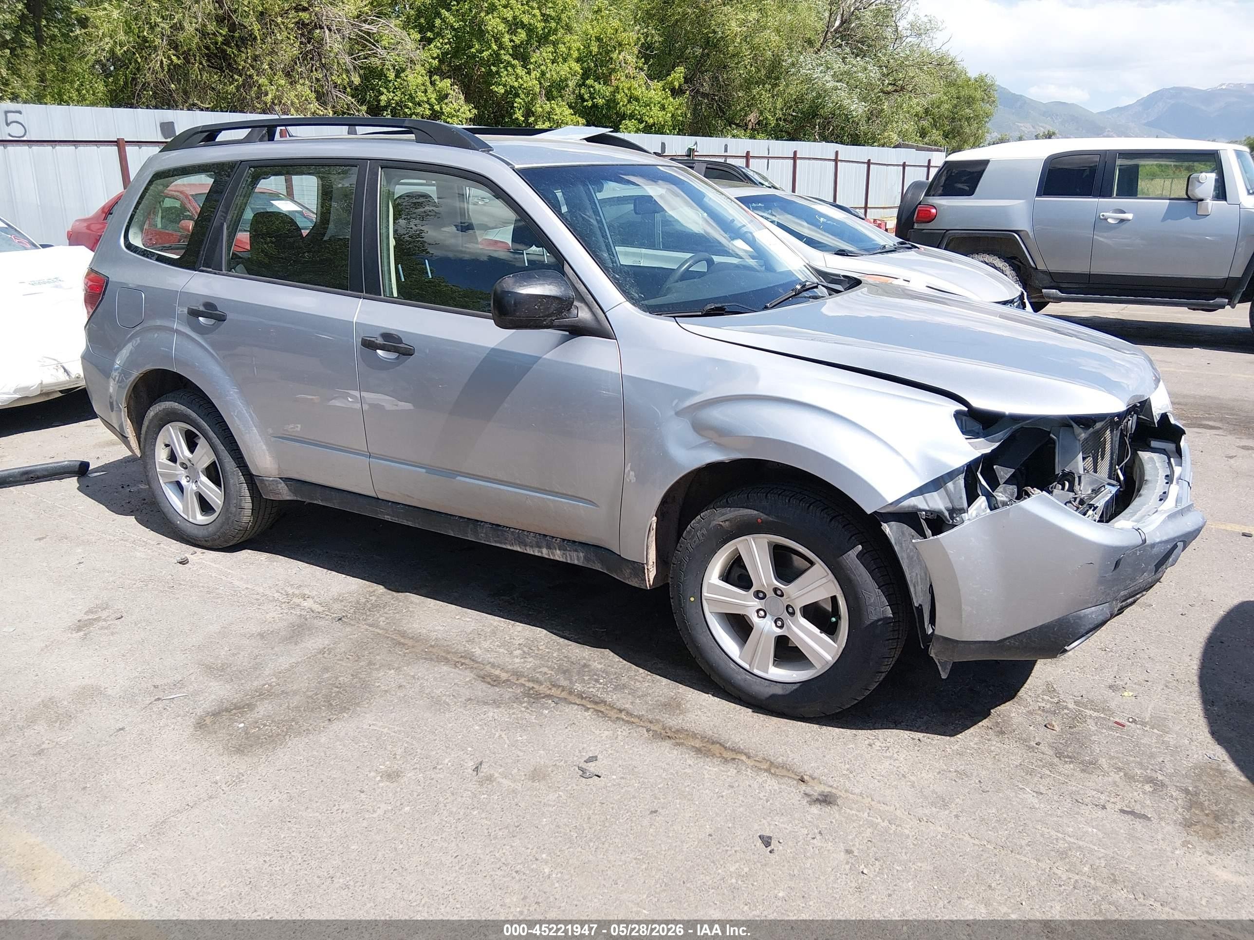 2013 Subaru Forester 2.5x Silver vin: JF2SHABC7DH434262