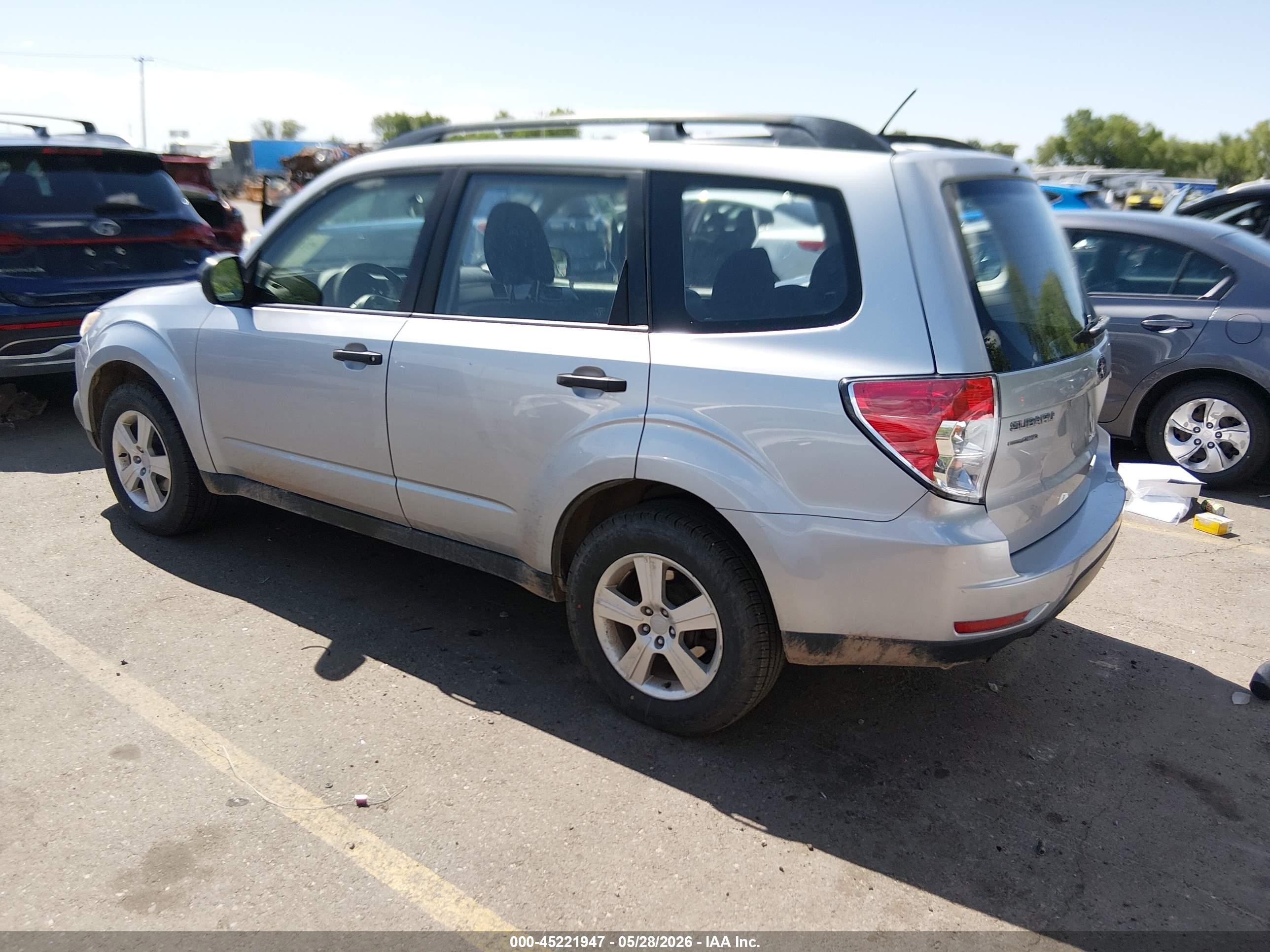 2013 Subaru Forester 2.5x Silver vin: JF2SHABC7DH434262