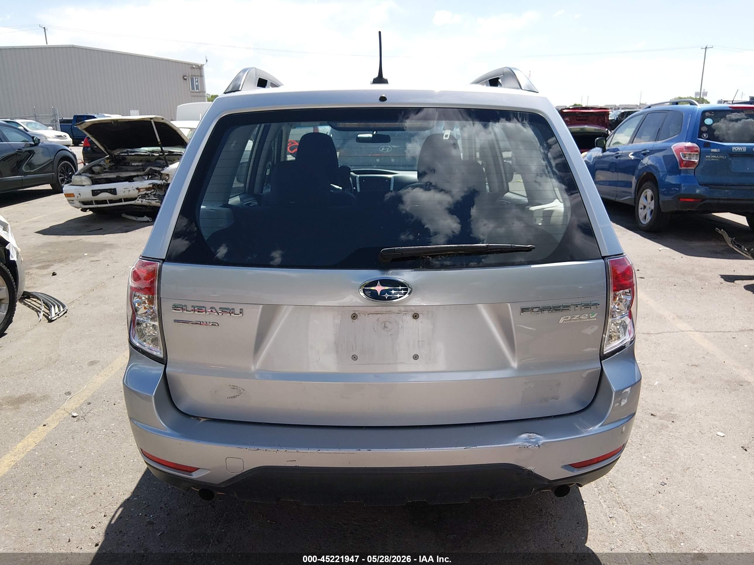 2013 Subaru Forester 2.5x Silver vin: JF2SHABC7DH434262