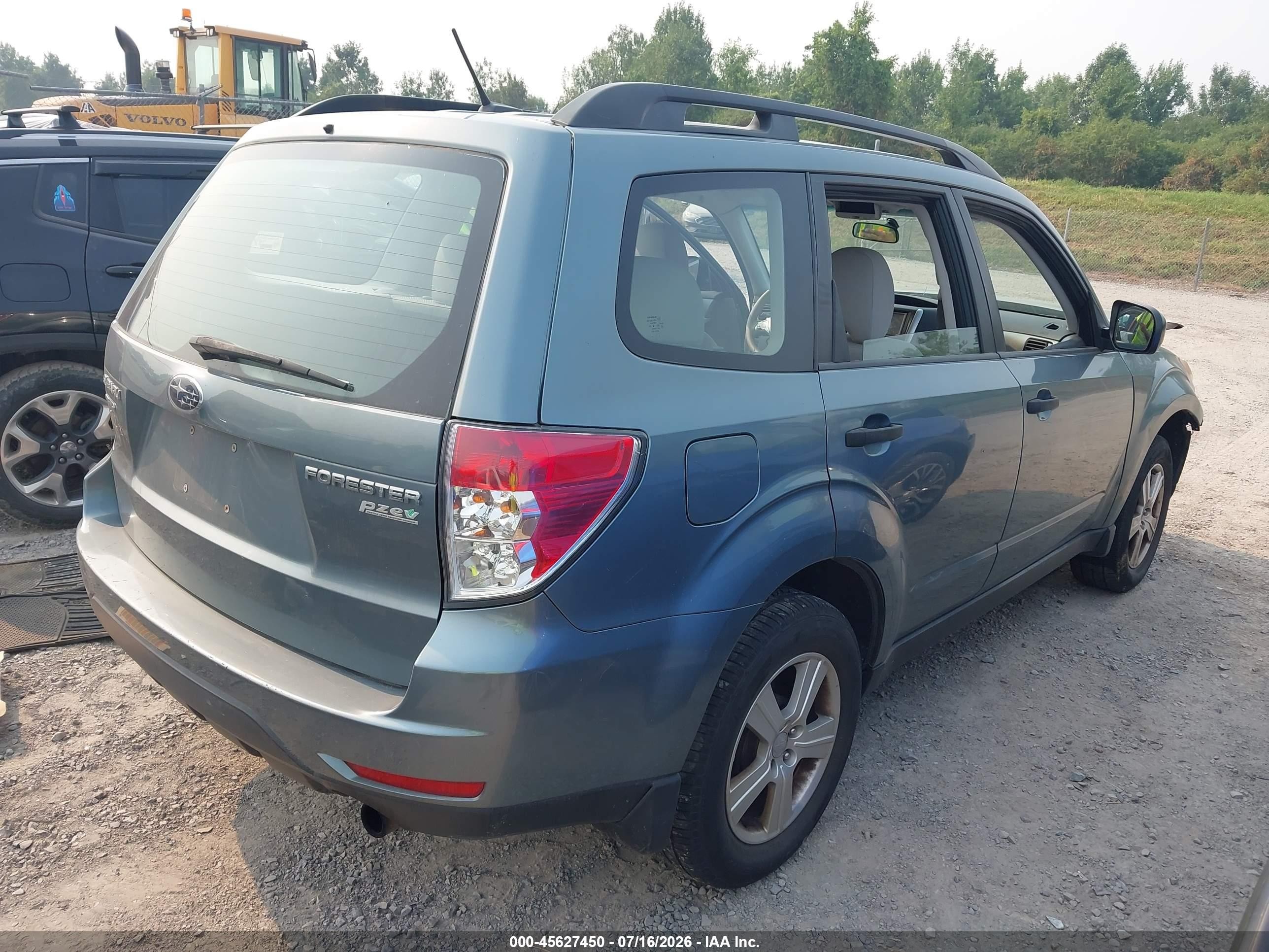 2013 Subaru Forester 2.5x Green vin: JF2SHABC7DH435220