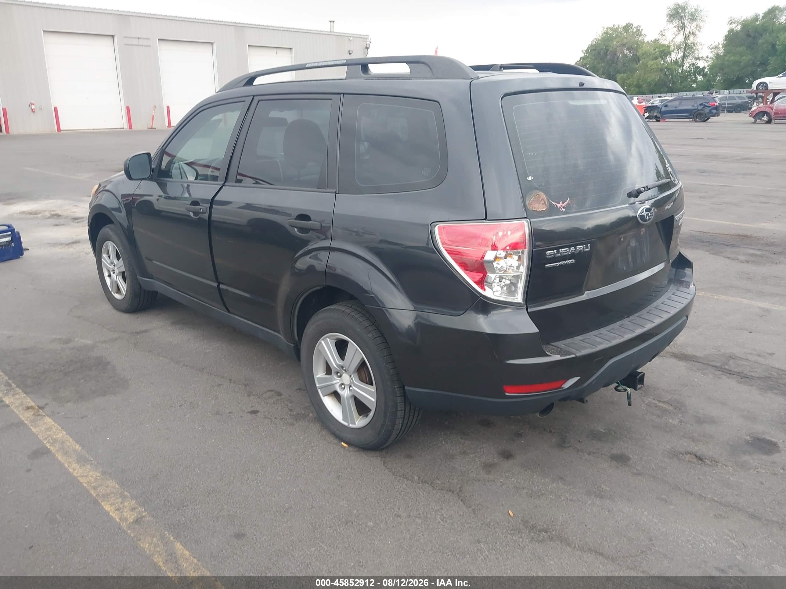 2011 Subaru Forester 2.5x Black vin: JF2SHABC8BG702058