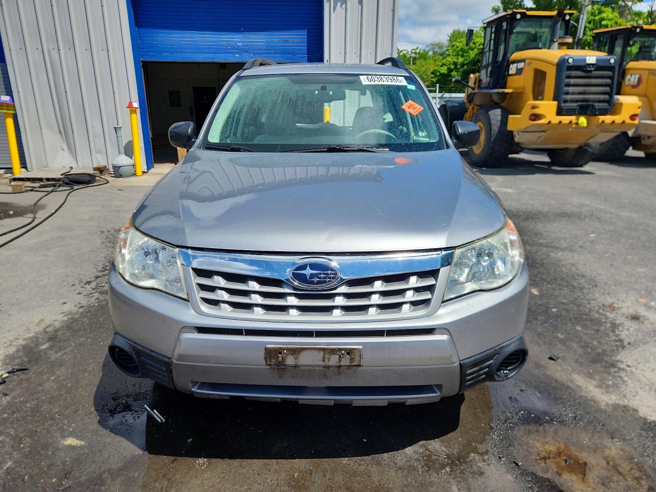 2011 Subaru Forester 2.5x Silver vin: JF2SHABC8BH718397