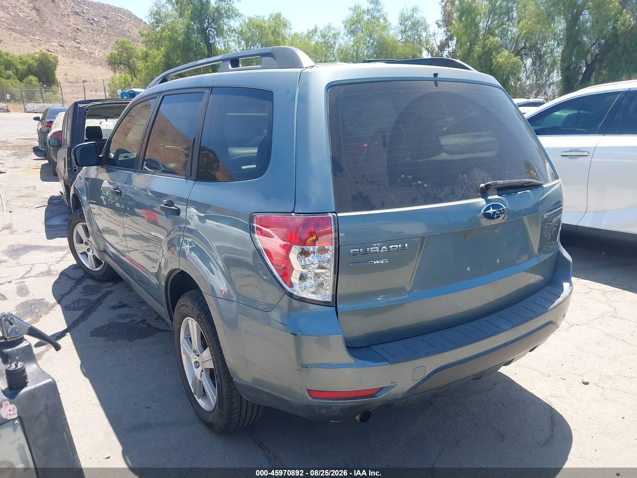 2011 Subaru Forester 2.5x Gray vin: JF2SHABC8BH747608