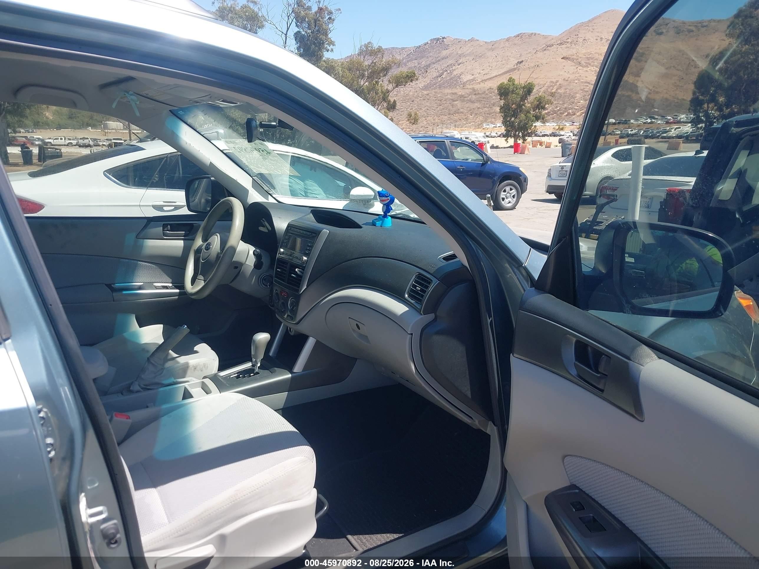 2011 Subaru Forester 2.5x Gray vin: JF2SHABC8BH747608
