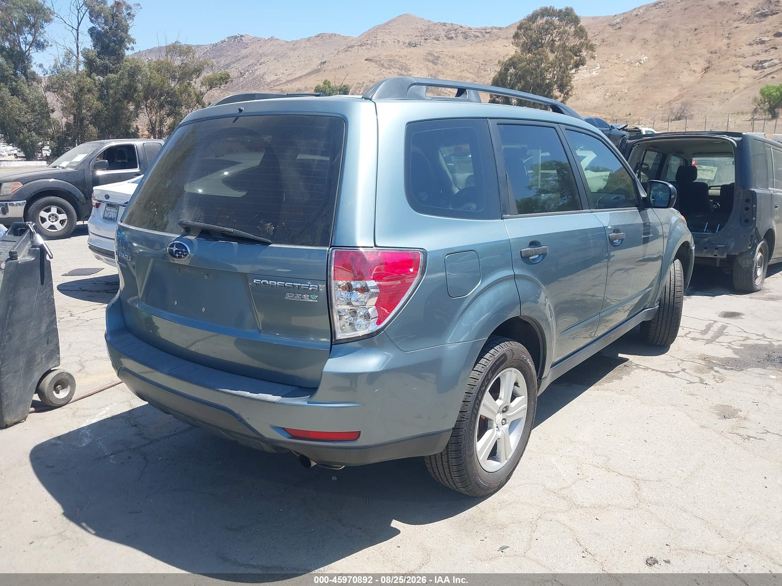2011 Subaru Forester 2.5x Gray vin: JF2SHABC8BH747608