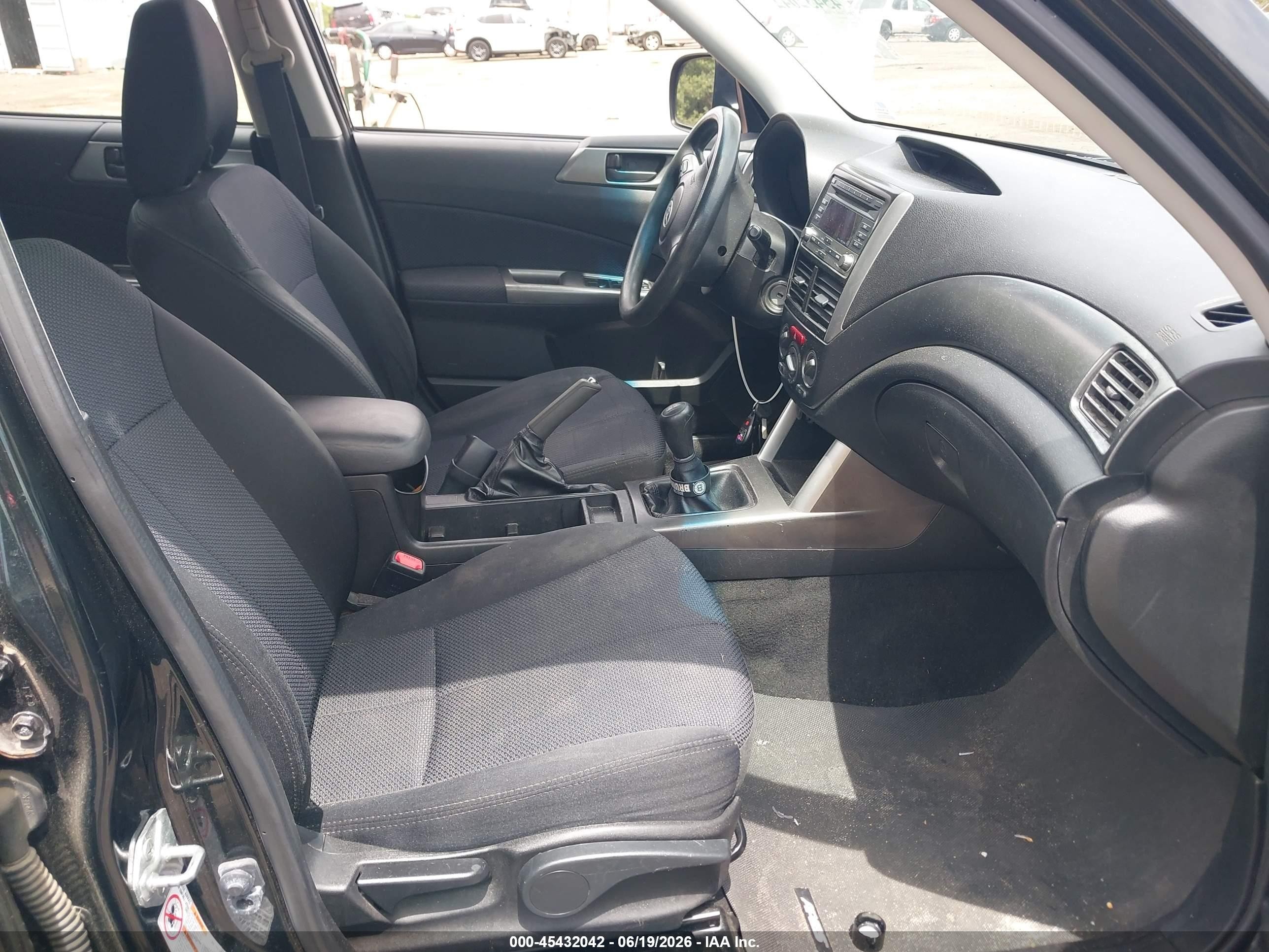 2012 Subaru Forester 2.5x Черный vin: JF2SHABC8CG430998