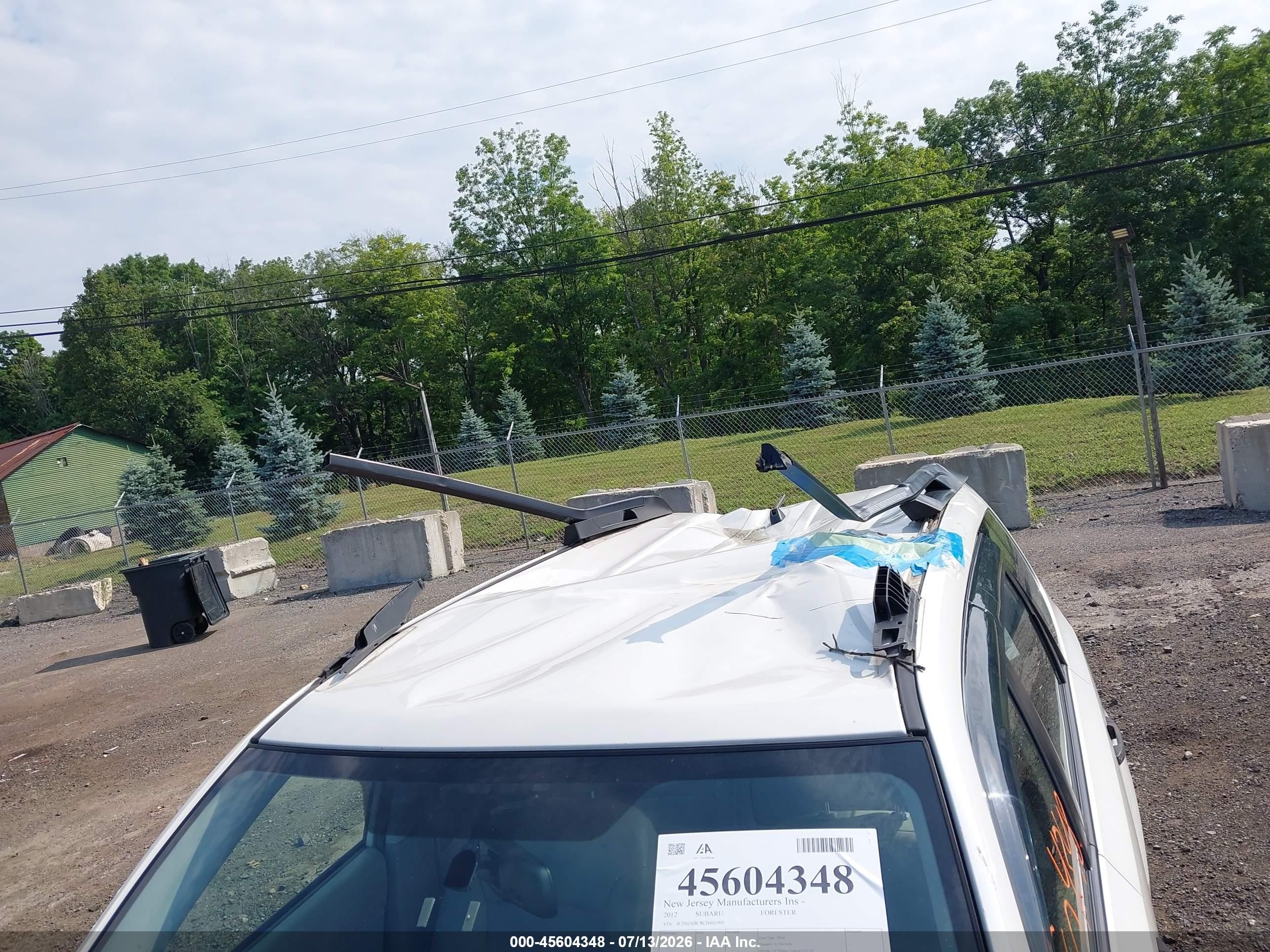 2012 Subaru Forester 2.5x White vin: JF2SHABC8CH401995