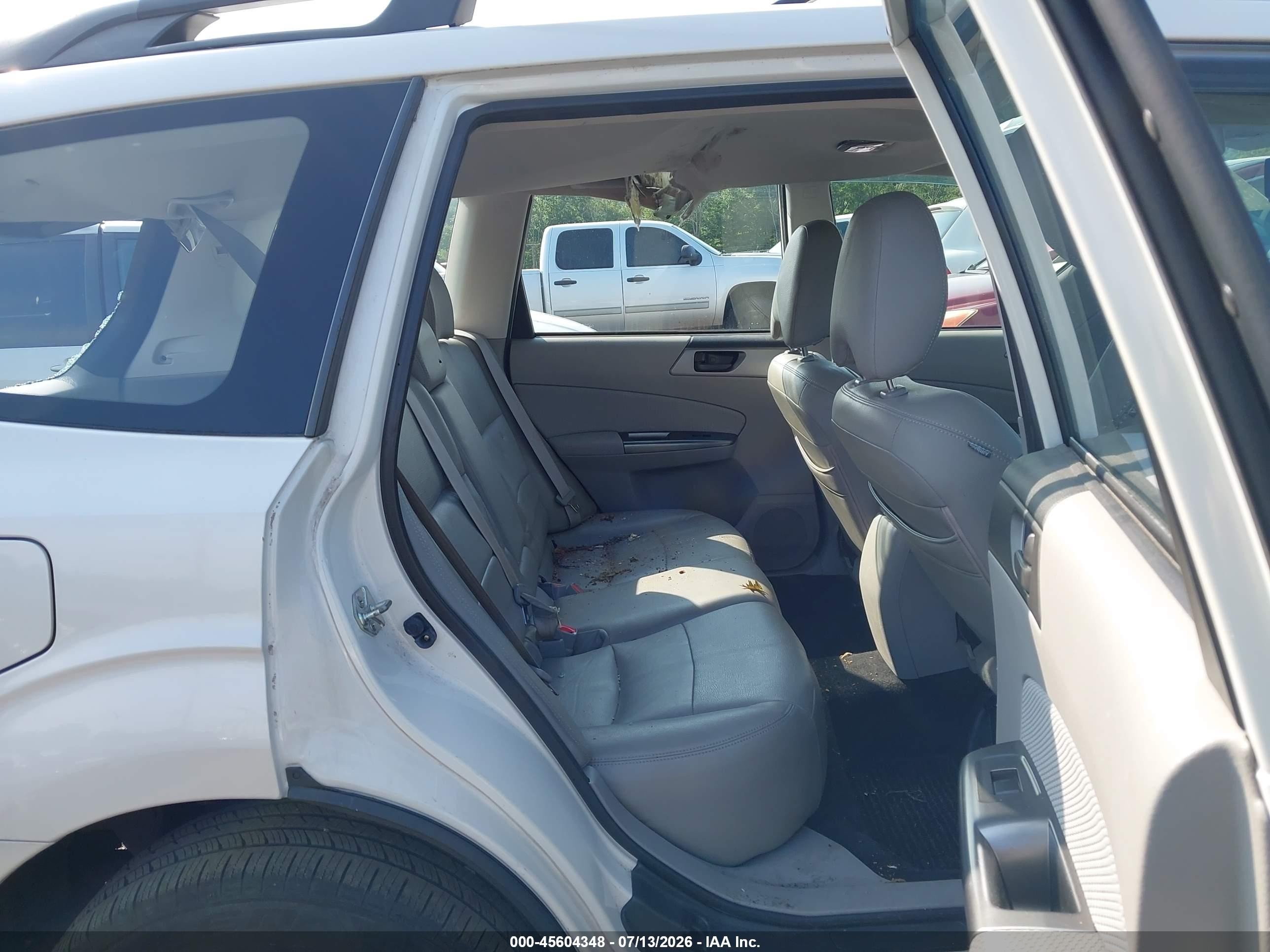 2012 Subaru Forester 2.5x White vin: JF2SHABC8CH401995