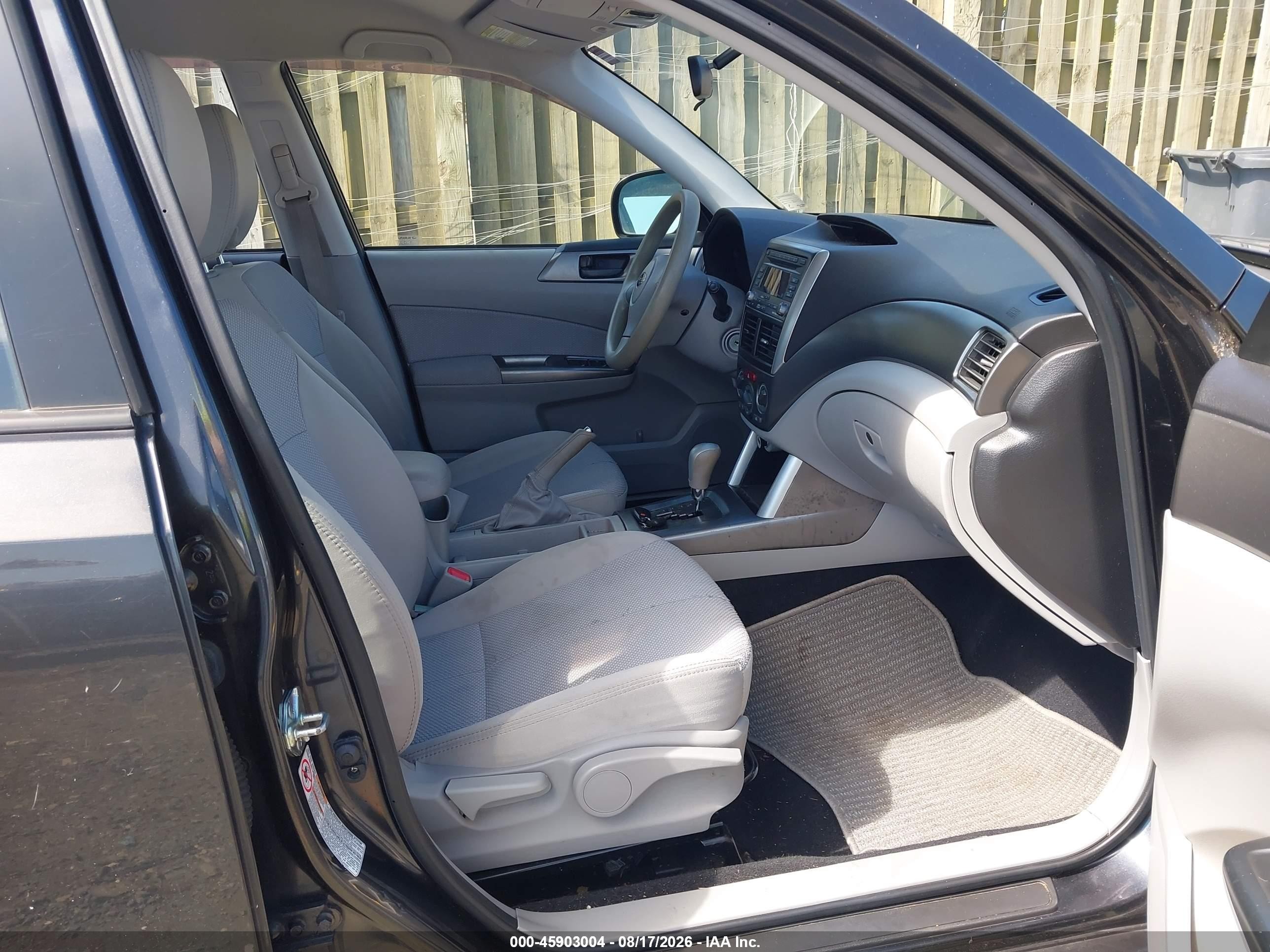2012 Subaru Forester 2.5x Black vin: JF2SHABC8CH468614