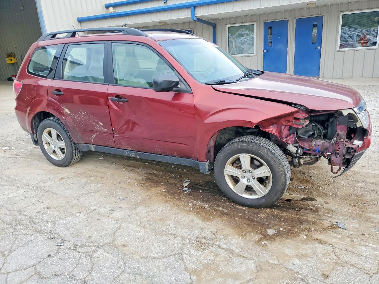 2013 Subaru Forester 2.5x Maroon vin: JF2SHABC8DH424419