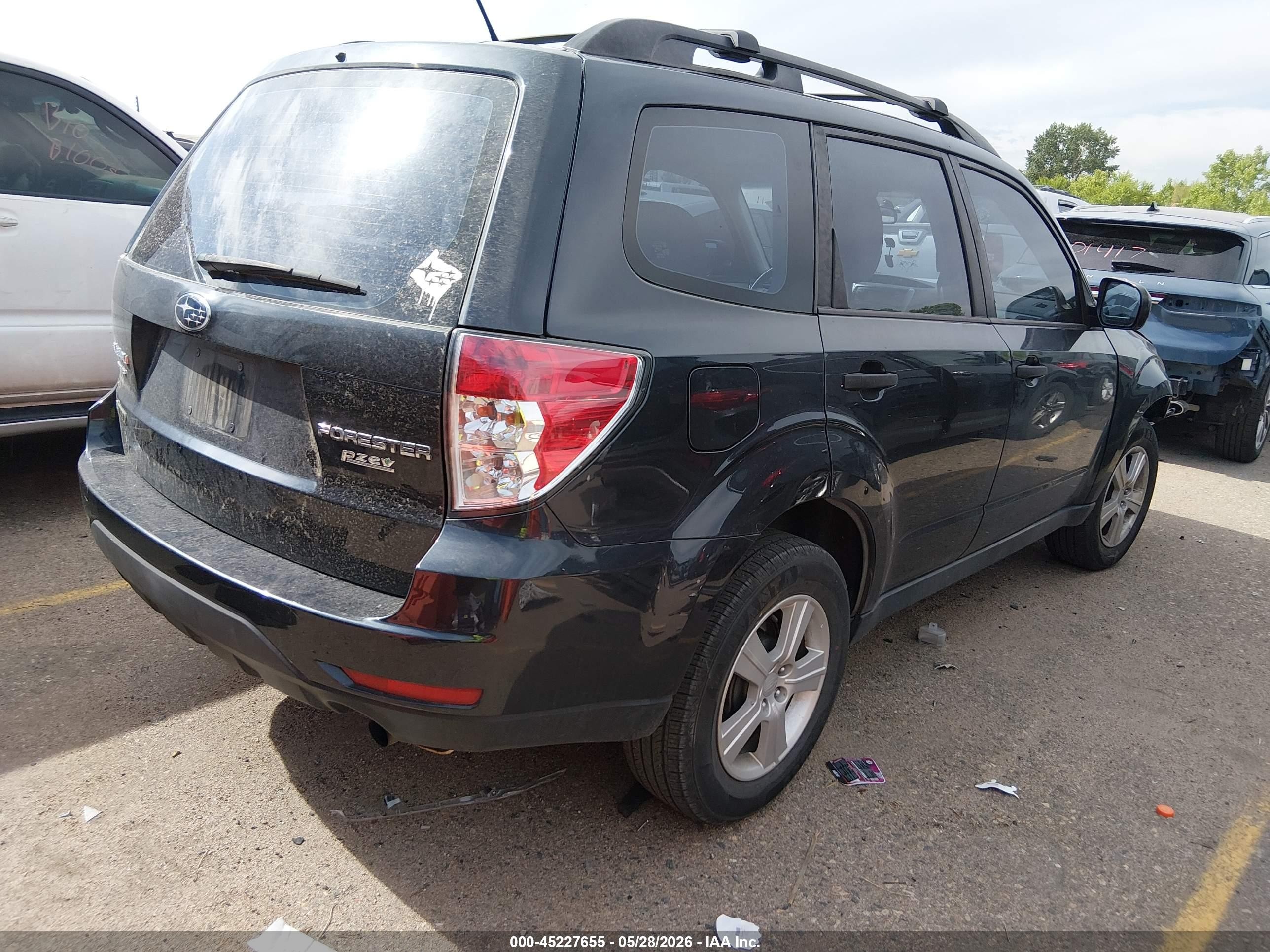 2013 Subaru Forester 2.5x Черный vin: JF2SHABC8DH440880