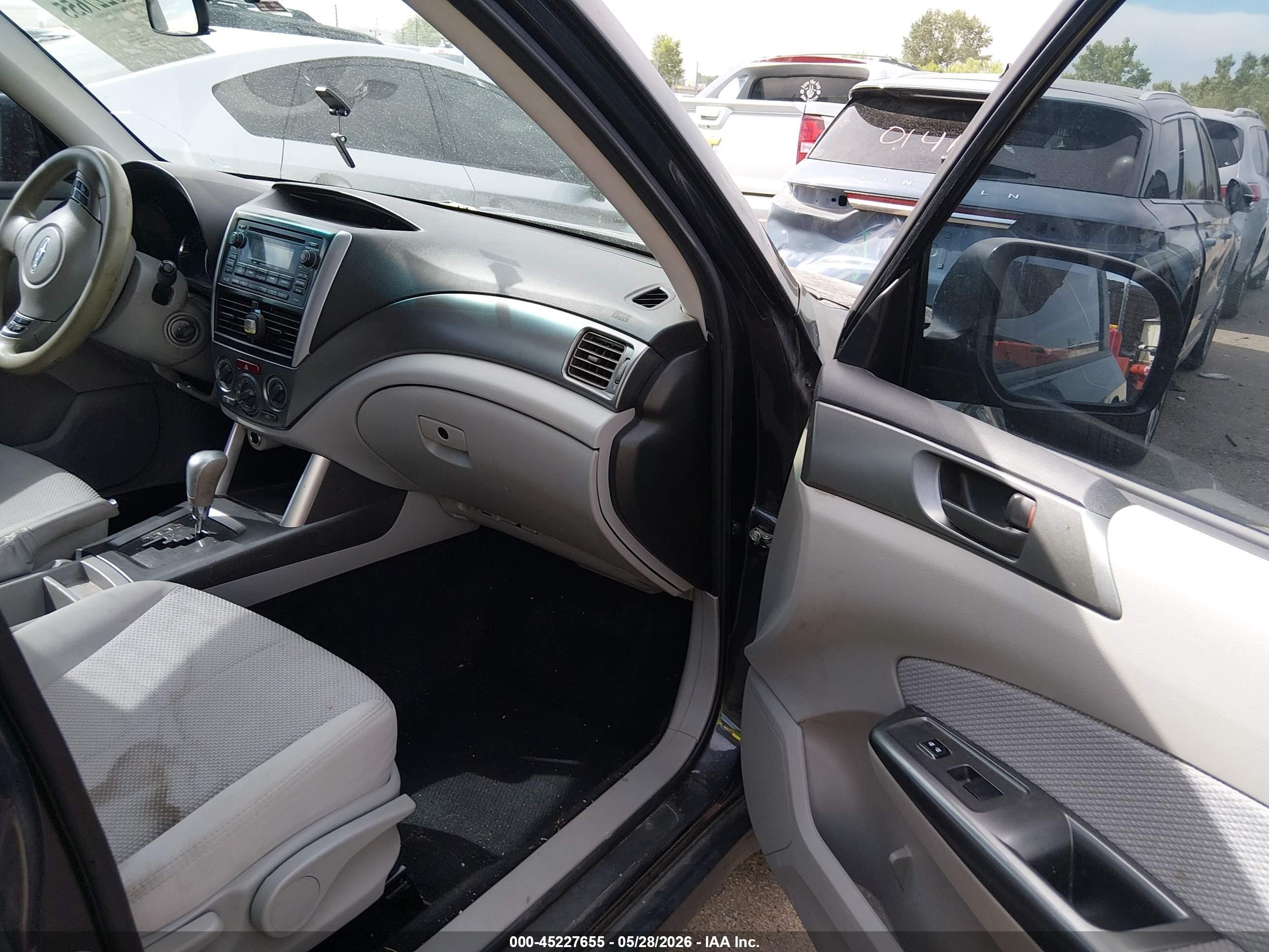 2013 Subaru Forester 2.5x Черный vin: JF2SHABC8DH440880