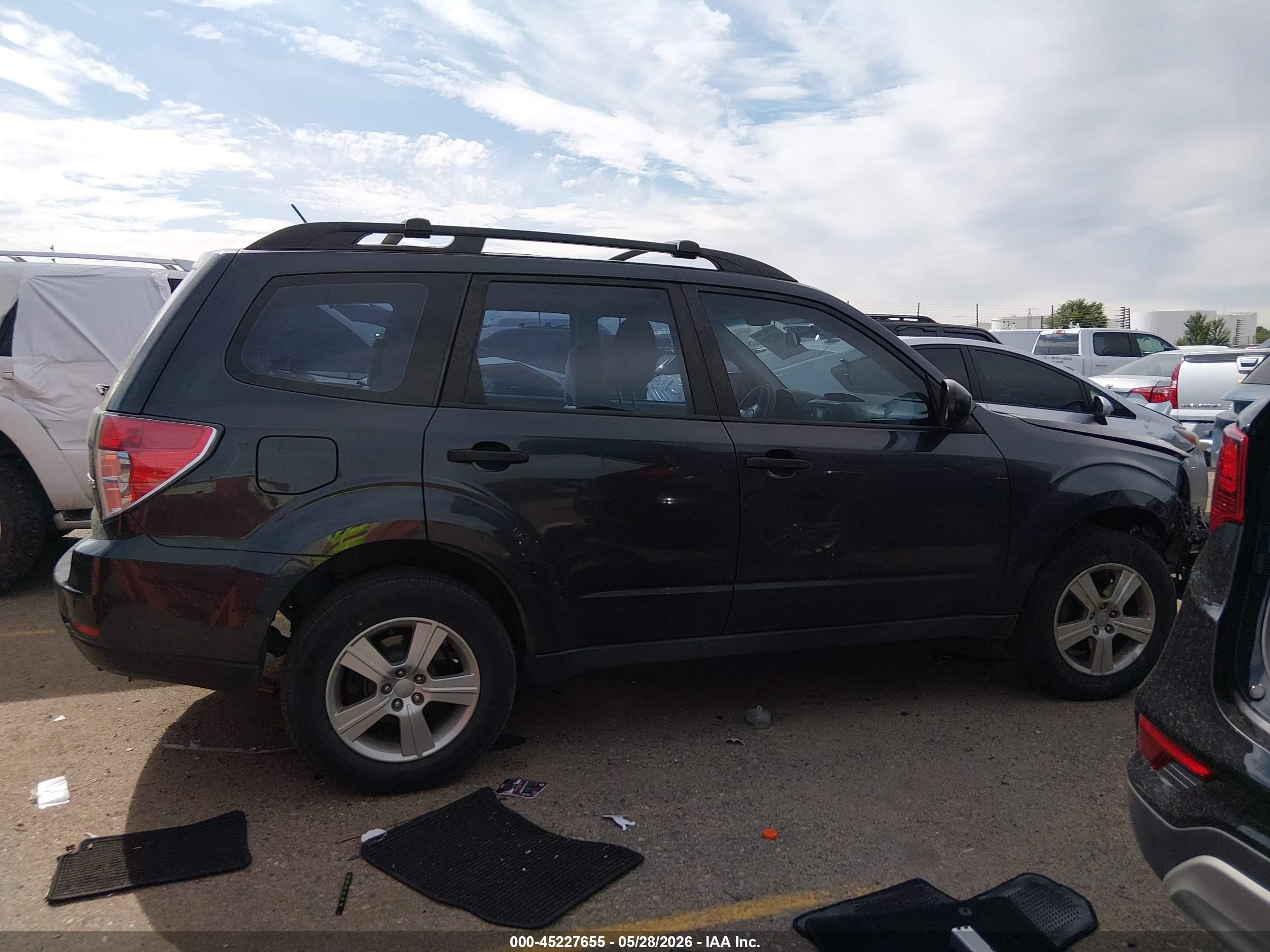 2013 Subaru Forester 2.5x Черный vin: JF2SHABC8DH440880