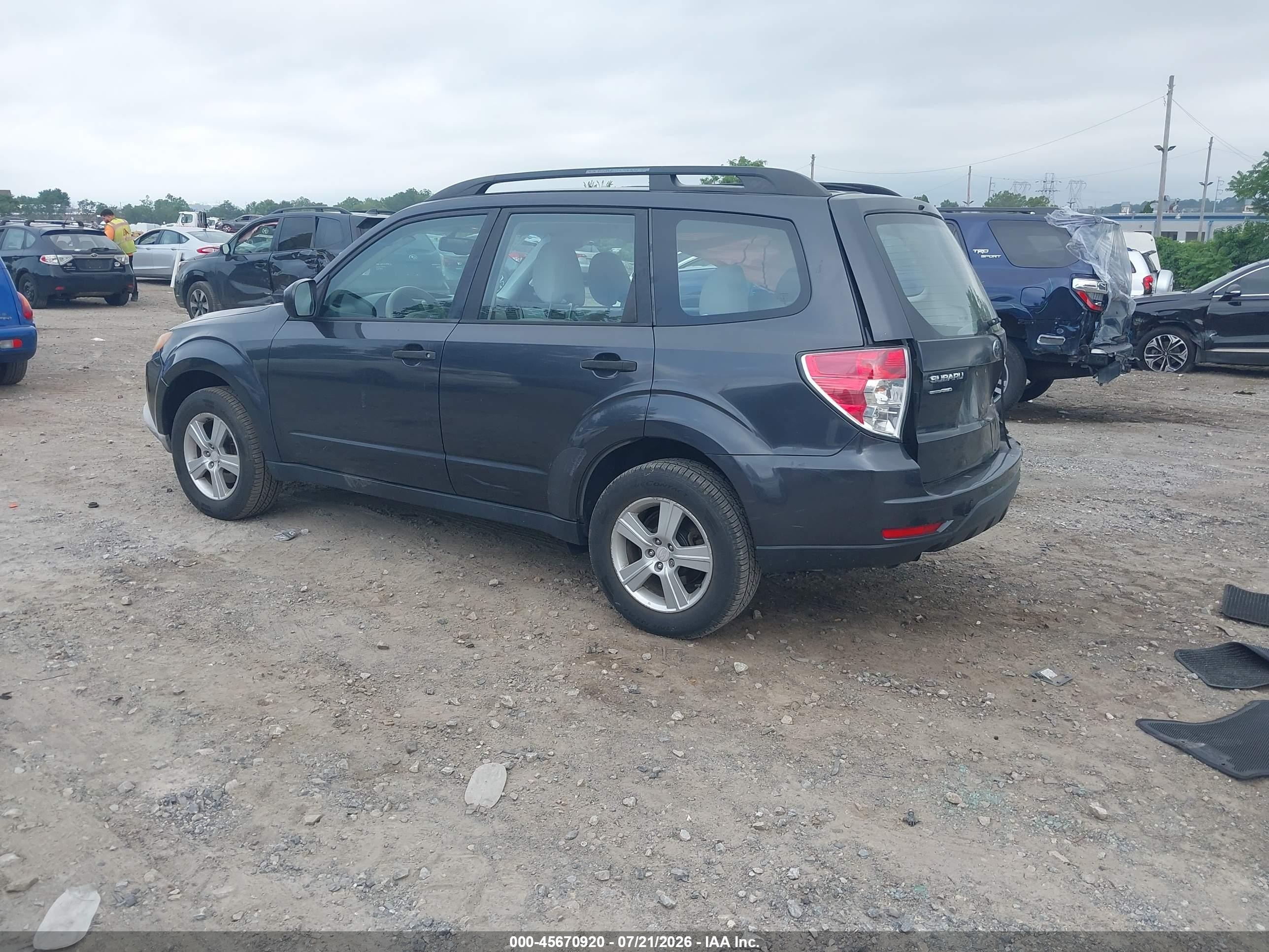 2011 Subaru Forester 2.5x Dark Blue vin: JF2SHABC9BH711331