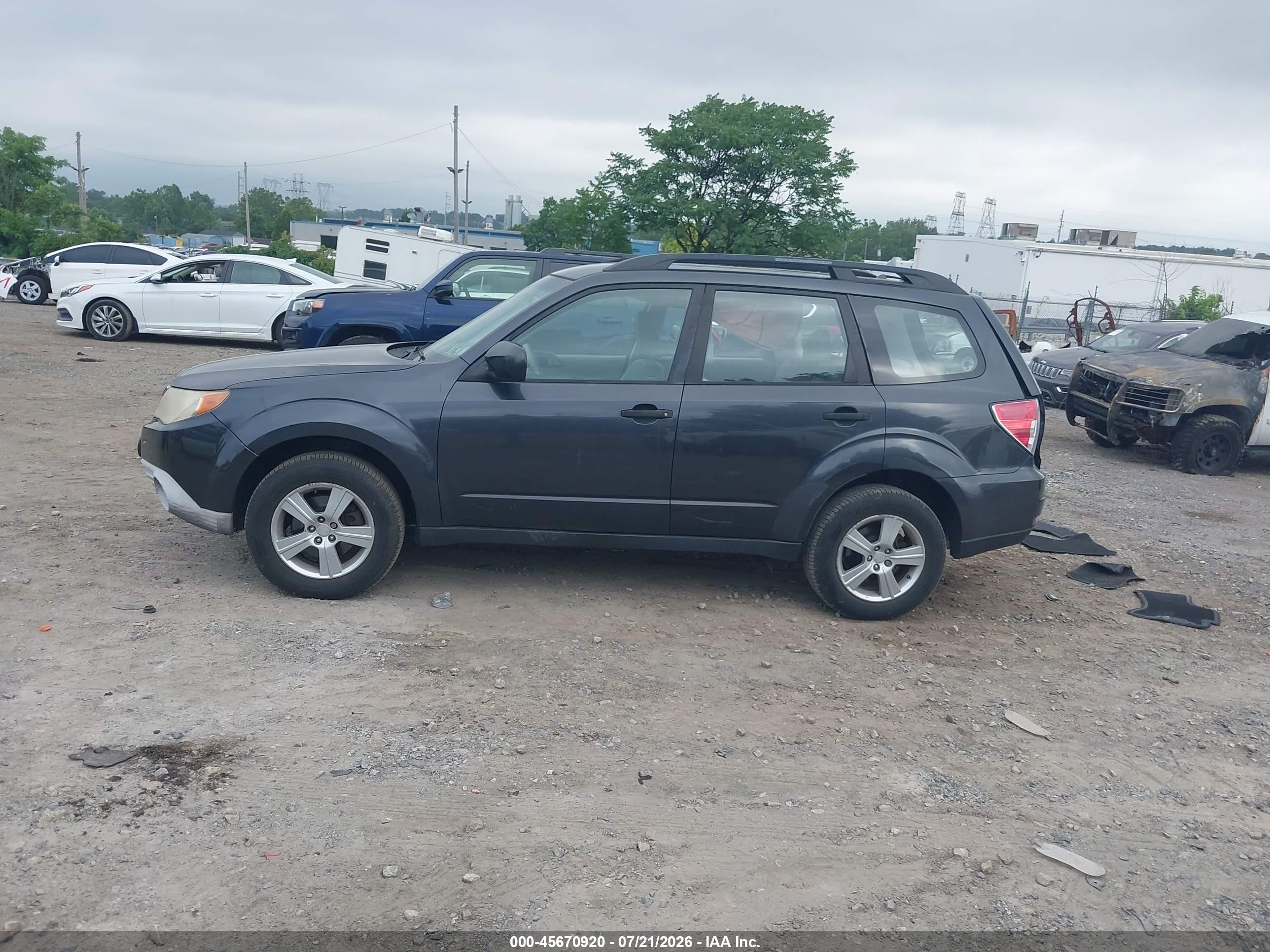 2011 Subaru Forester 2.5x Dark Blue vin: JF2SHABC9BH711331
