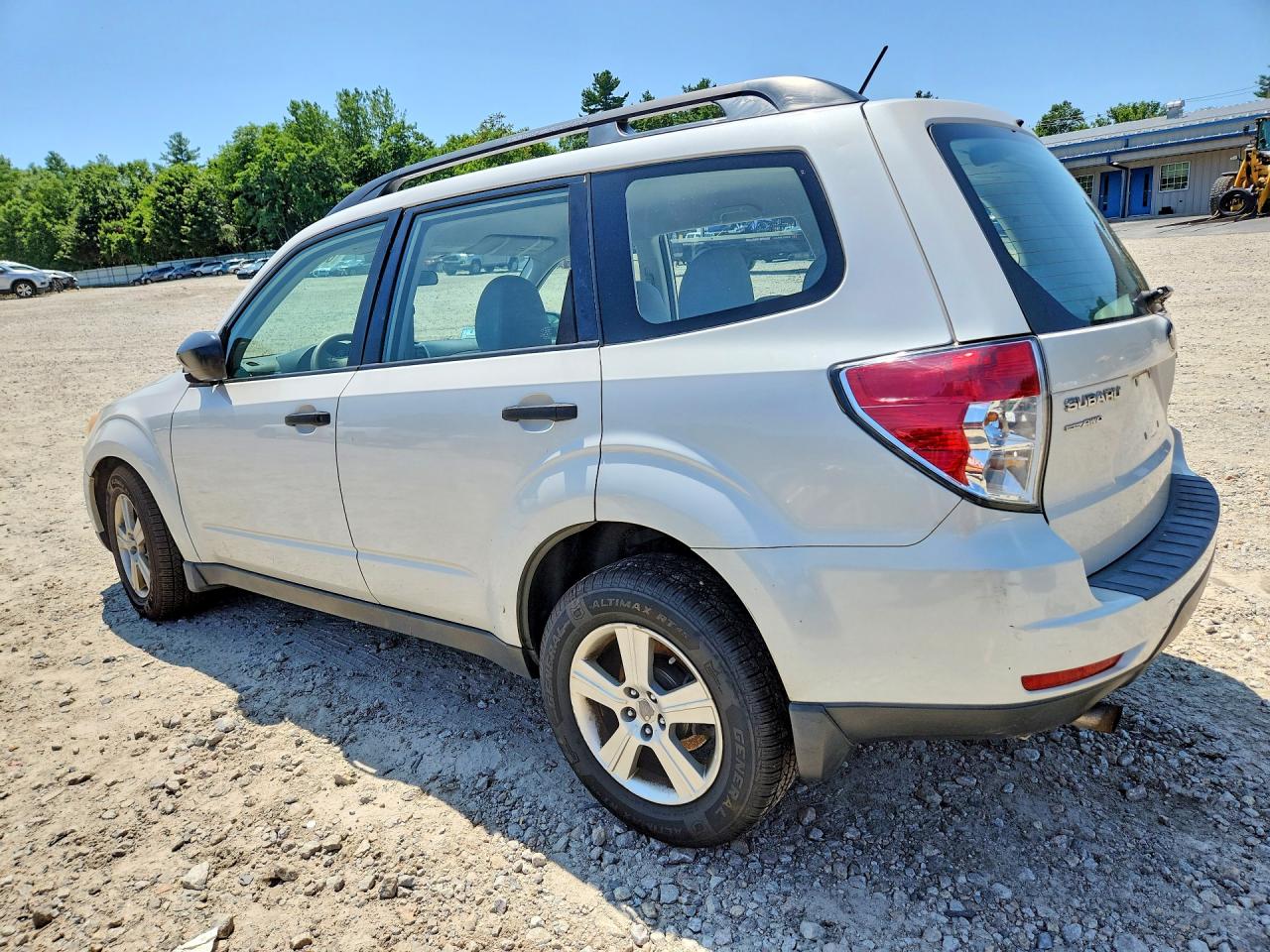 2011 Subaru Forester 2.5x White vin: JF2SHABC9BH723463