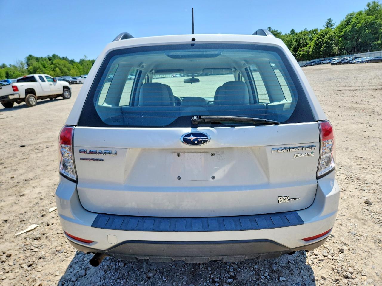 2011 Subaru Forester 2.5x White vin: JF2SHABC9BH723463