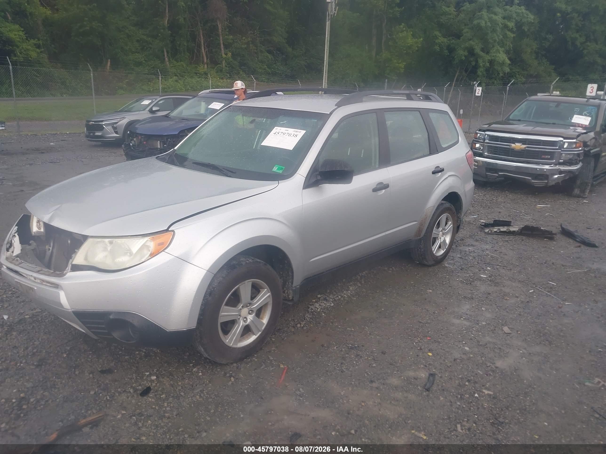 2011 Subaru Forester 2.5x Silver vin: JF2SHABC9BH747388