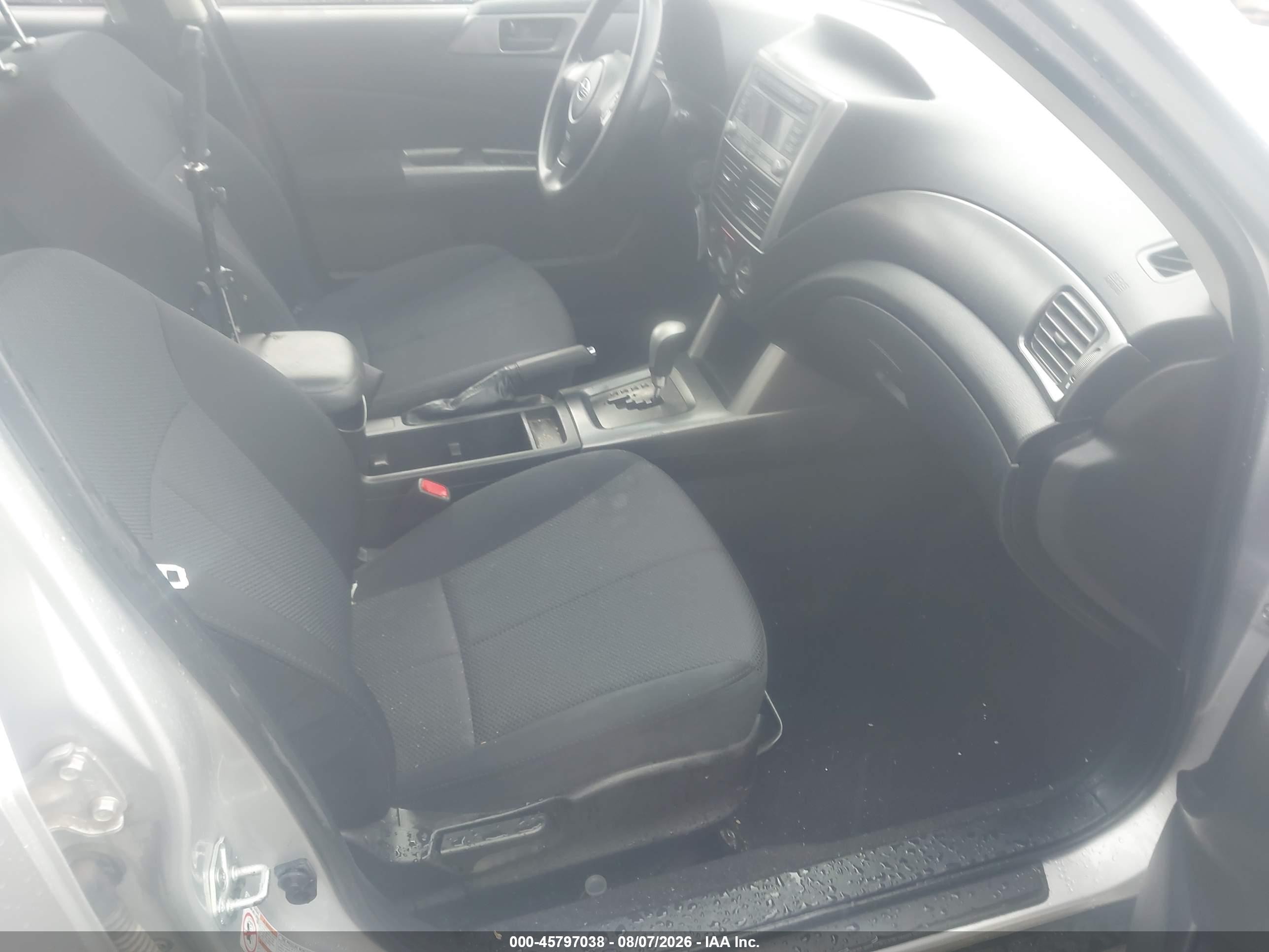 2011 Subaru Forester 2.5x Silver vin: JF2SHABC9BH747388