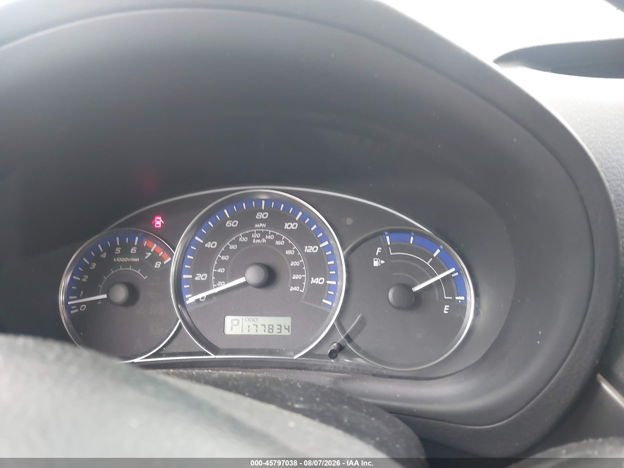 2011 Subaru Forester 2.5x Silver vin: JF2SHABC9BH747388