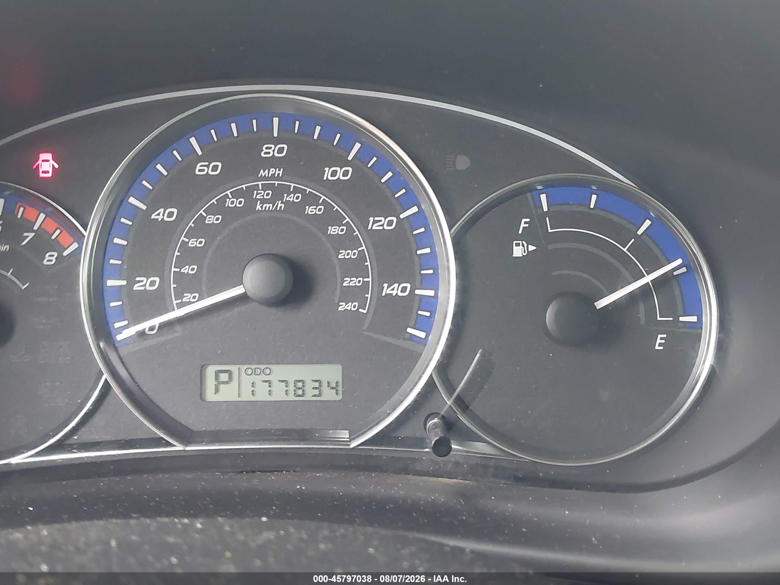 2011 Subaru Forester 2.5x Silver vin: JF2SHABC9BH747388