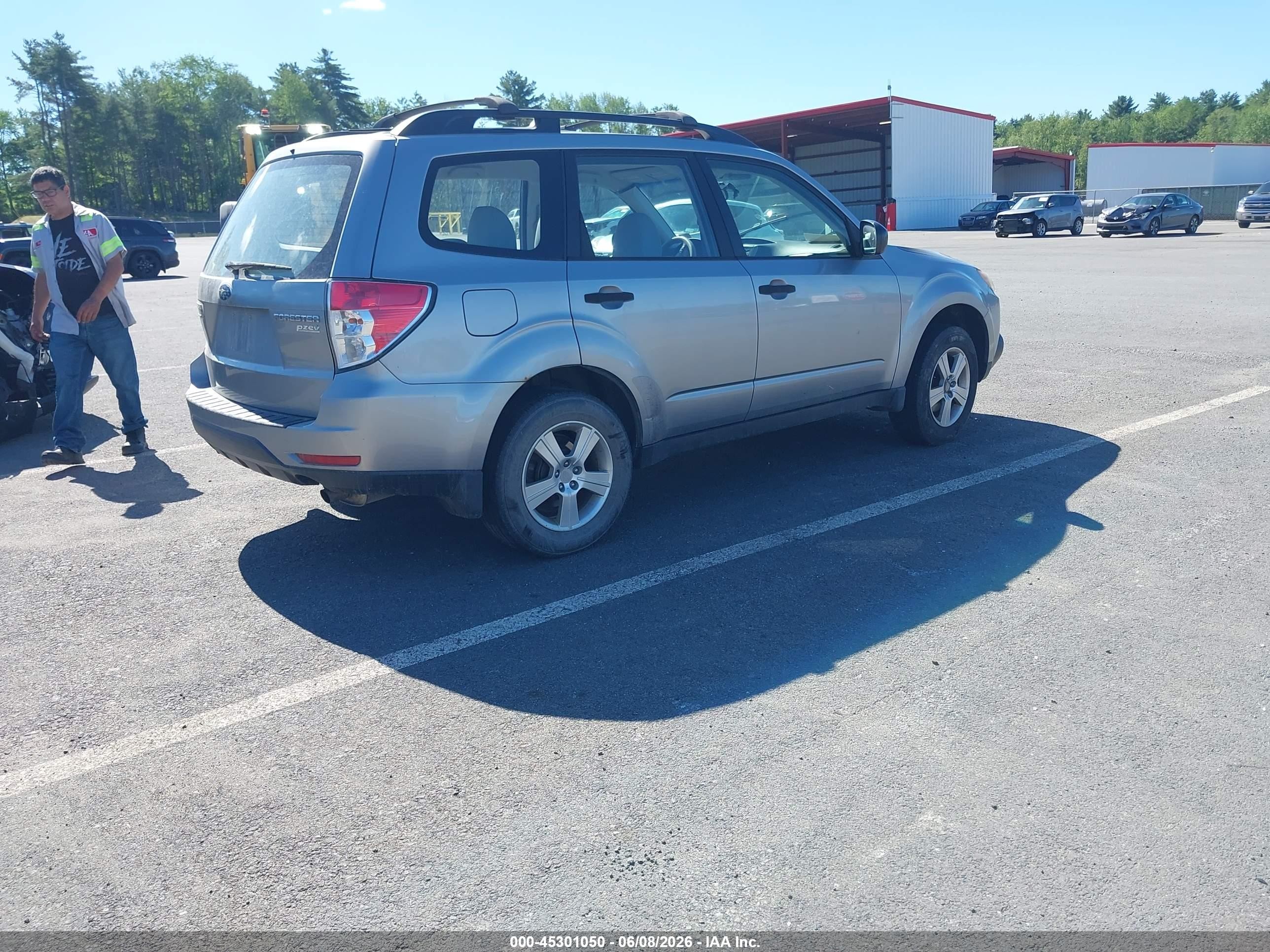 2011 Subaru Forester 2.5x Silver vin: JF2SHABC9BH749853