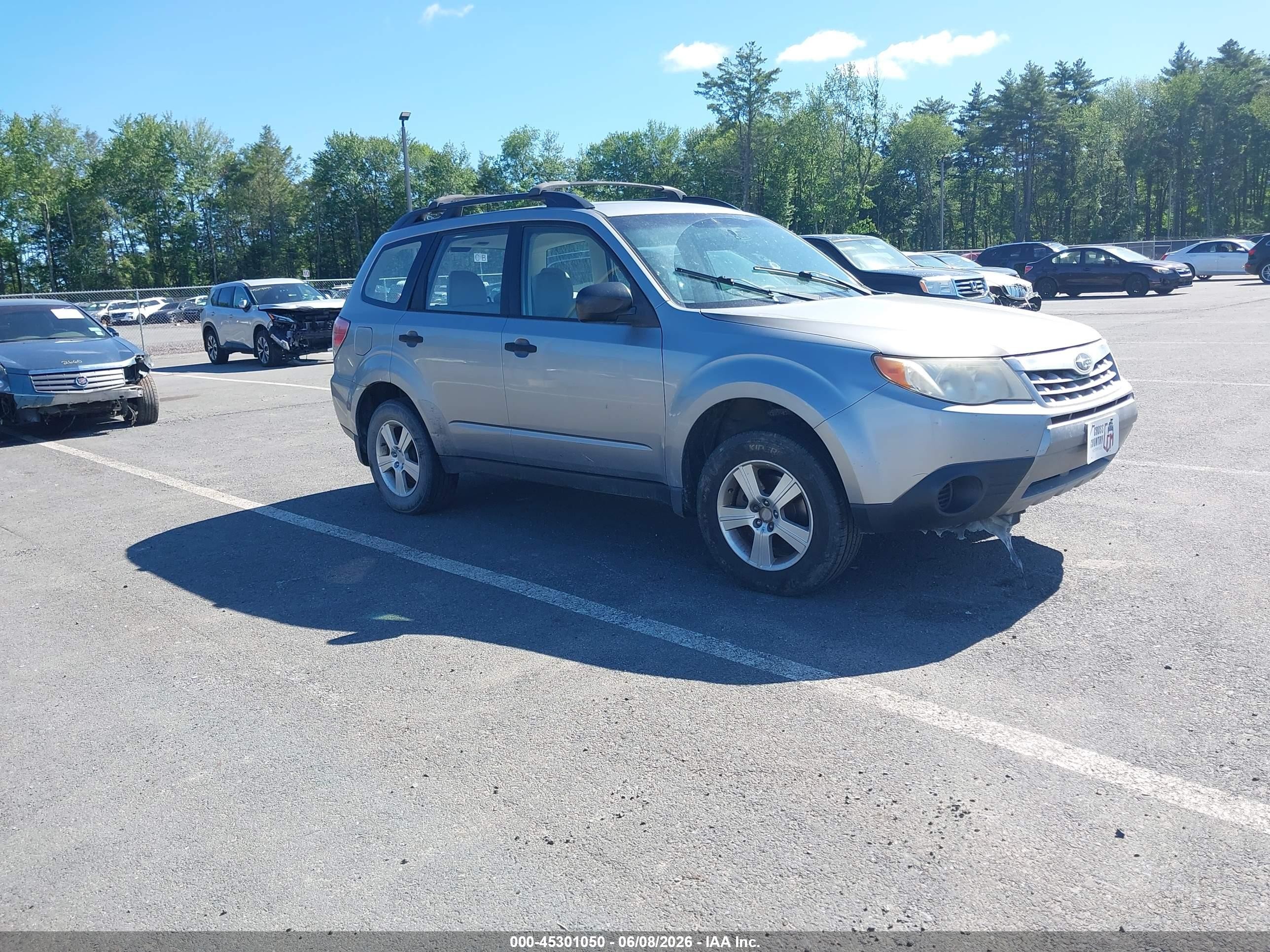 2011 Subaru Forester 2.5x Silver vin: JF2SHABC9BH749853