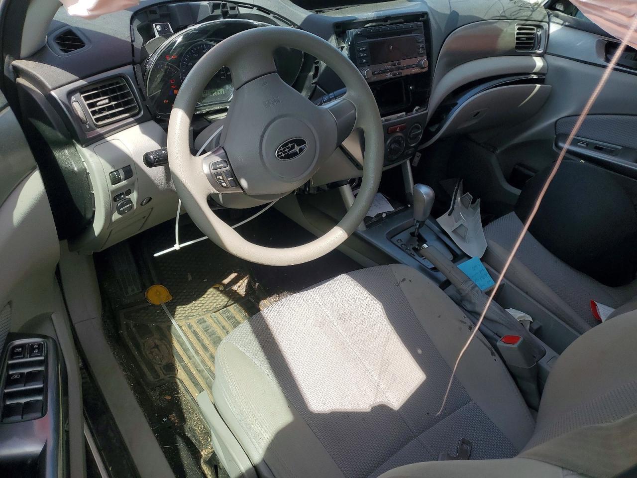 2012 Subaru Forester 2.5x Белый vin: JF2SHABC9CH400693